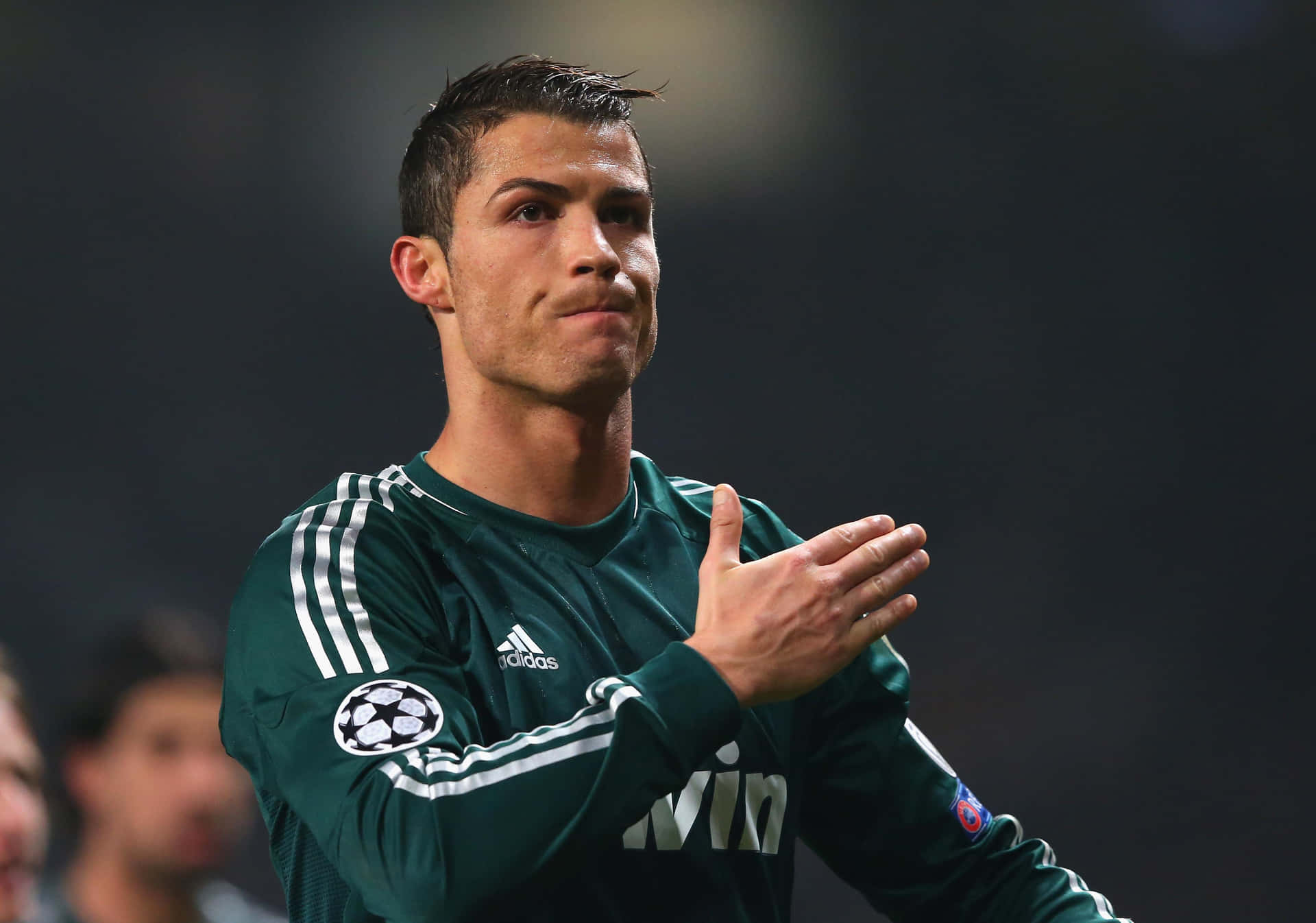 Ronaldo Green Kit Clapping Wallpaper