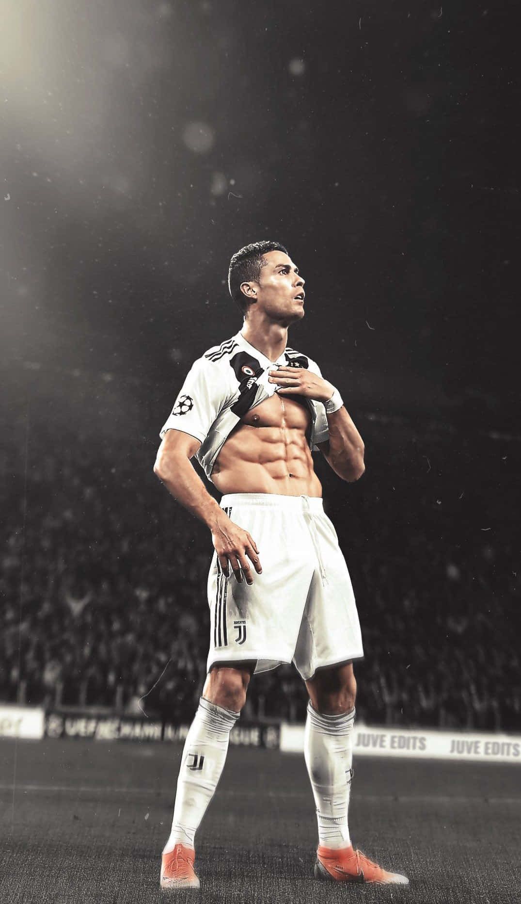 Ronaldo_ Juventus_ Stadium_ Pose Wallpaper