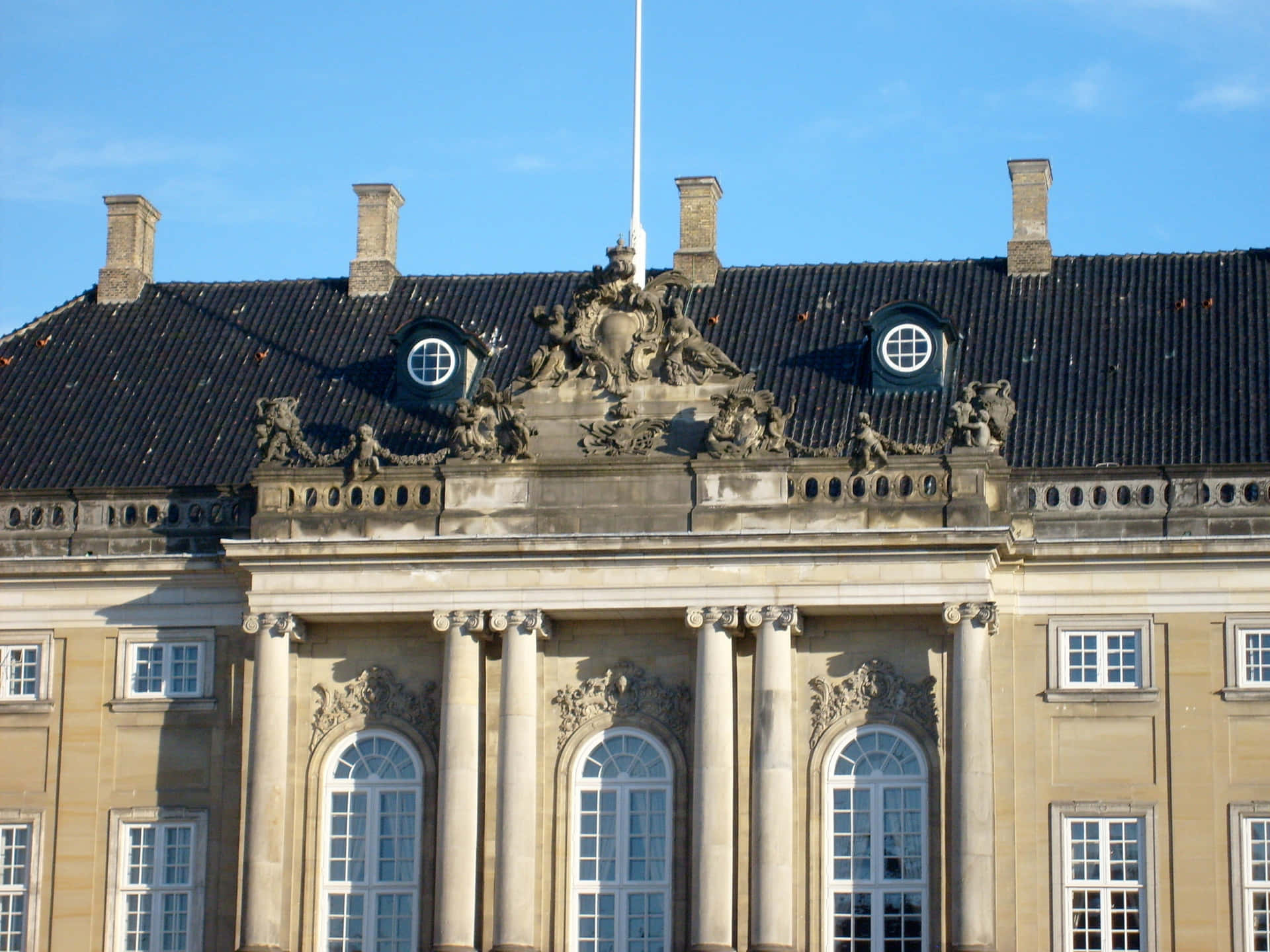 Roof Design Of Amalienborg Palace Wallpaper