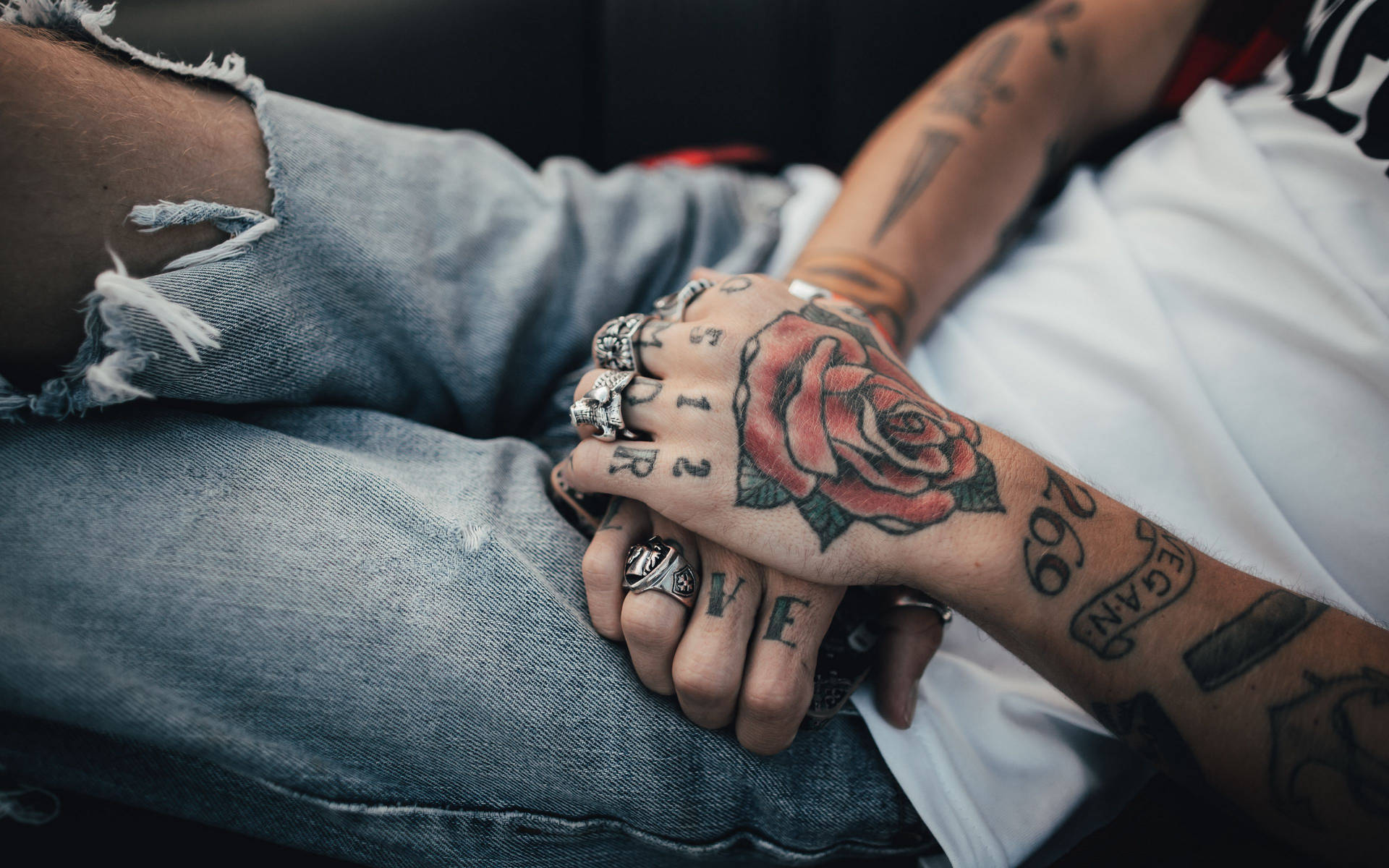 Tatuaggioa Mano Di Rosa In Hd Sfondo