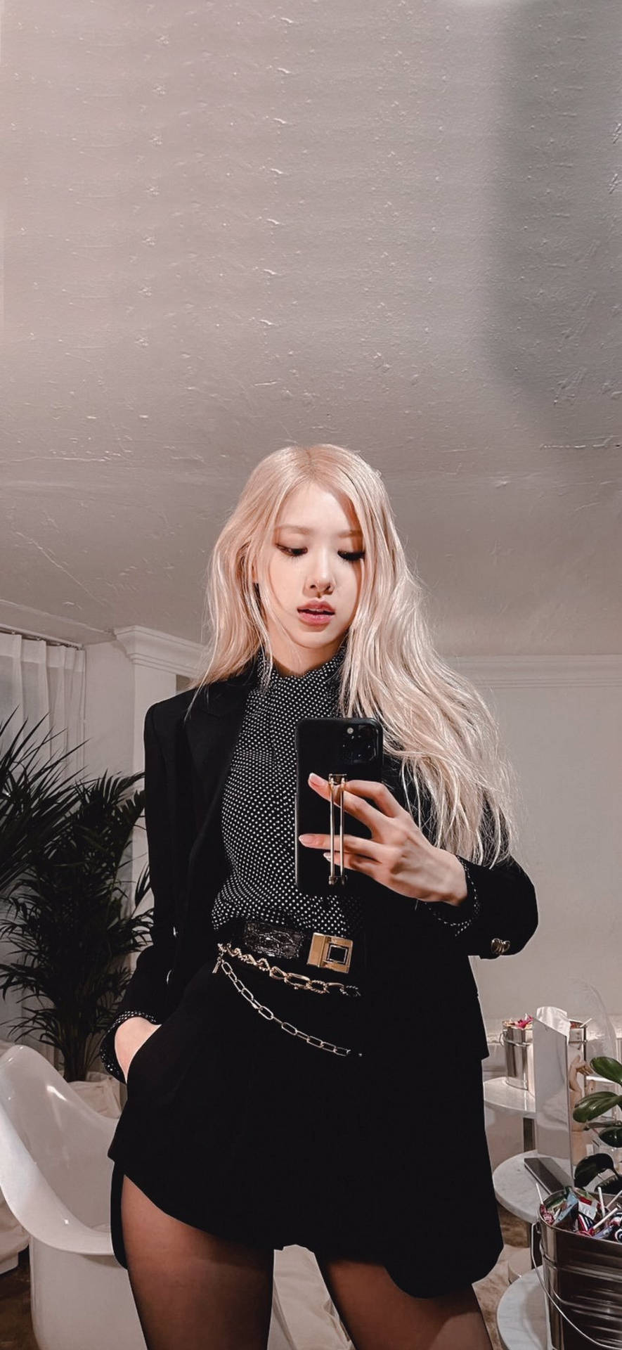 Roseanne Park Fashion Outfit Wallpaper