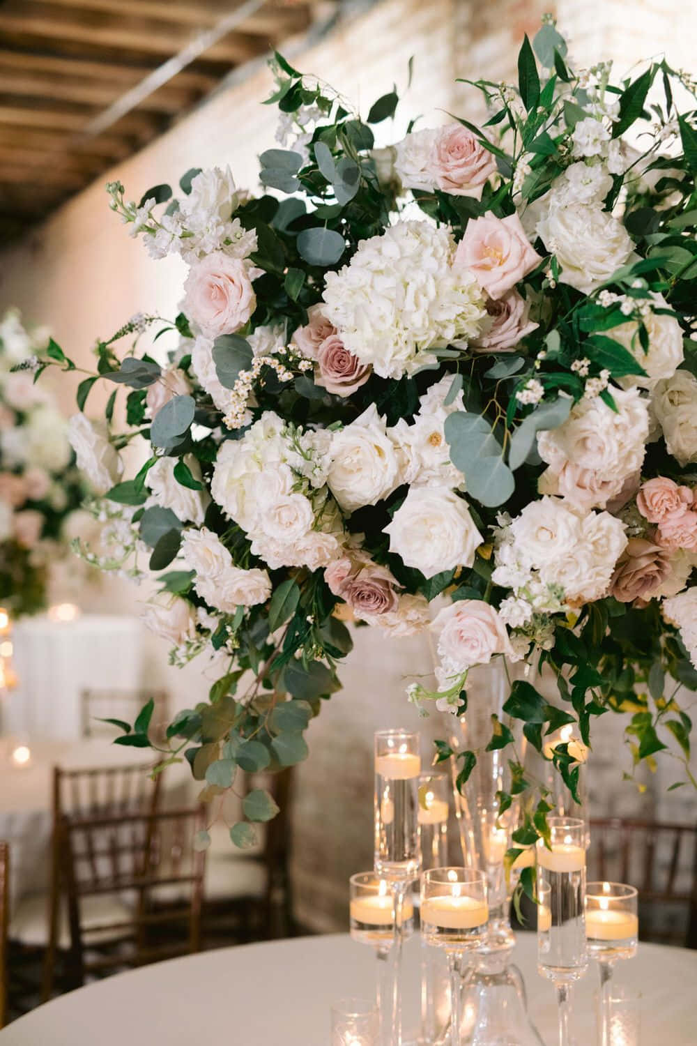 Beautiful Roses Wedding Arrangement Wallpaper