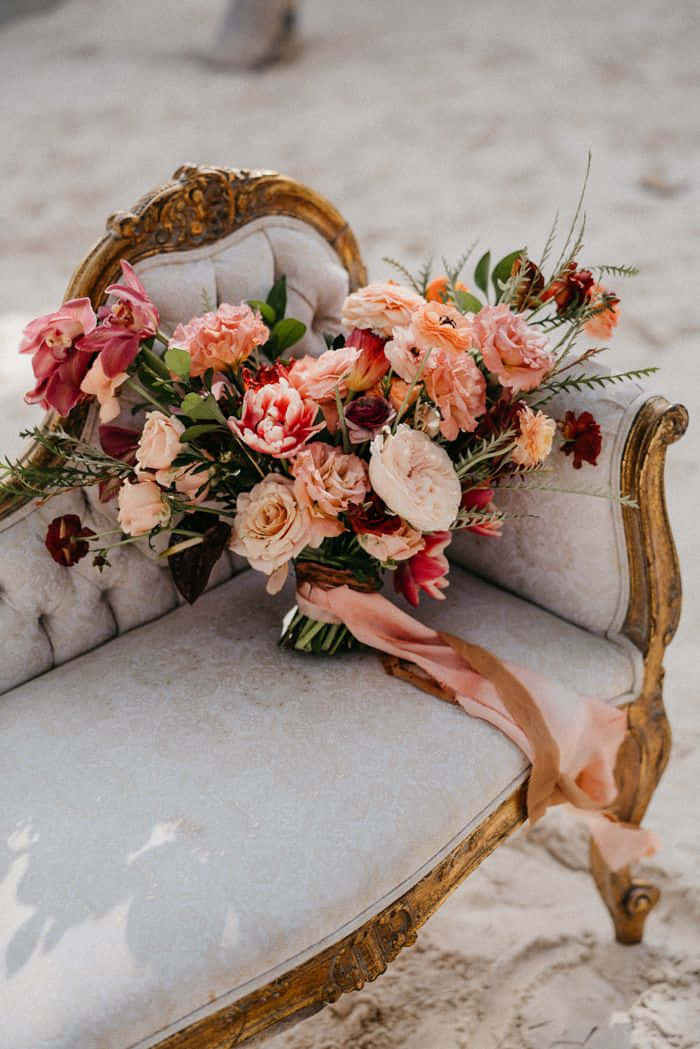 Elegant Roses Wedding Decor Wallpaper