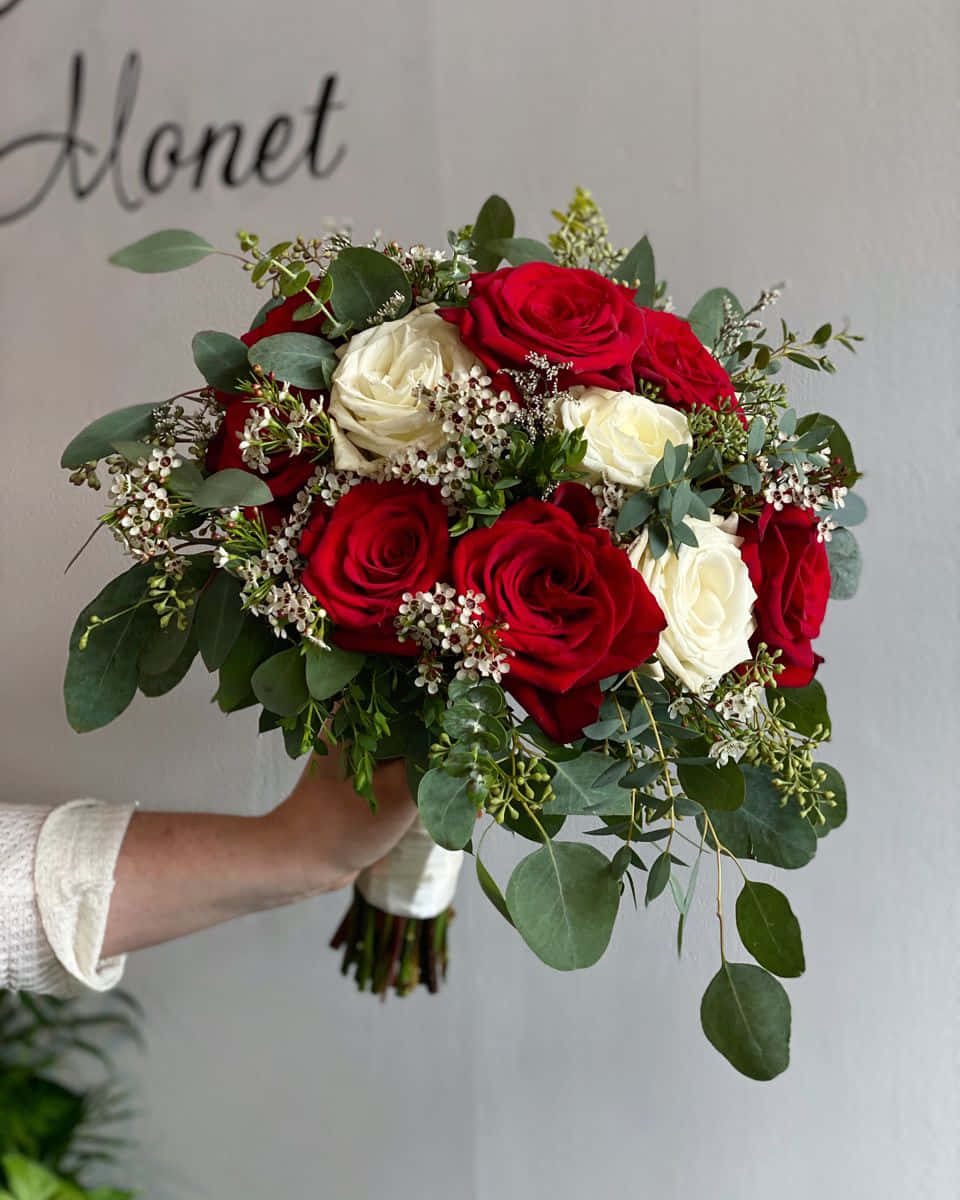 Roses and Candles on Wedding Table Wallpaper