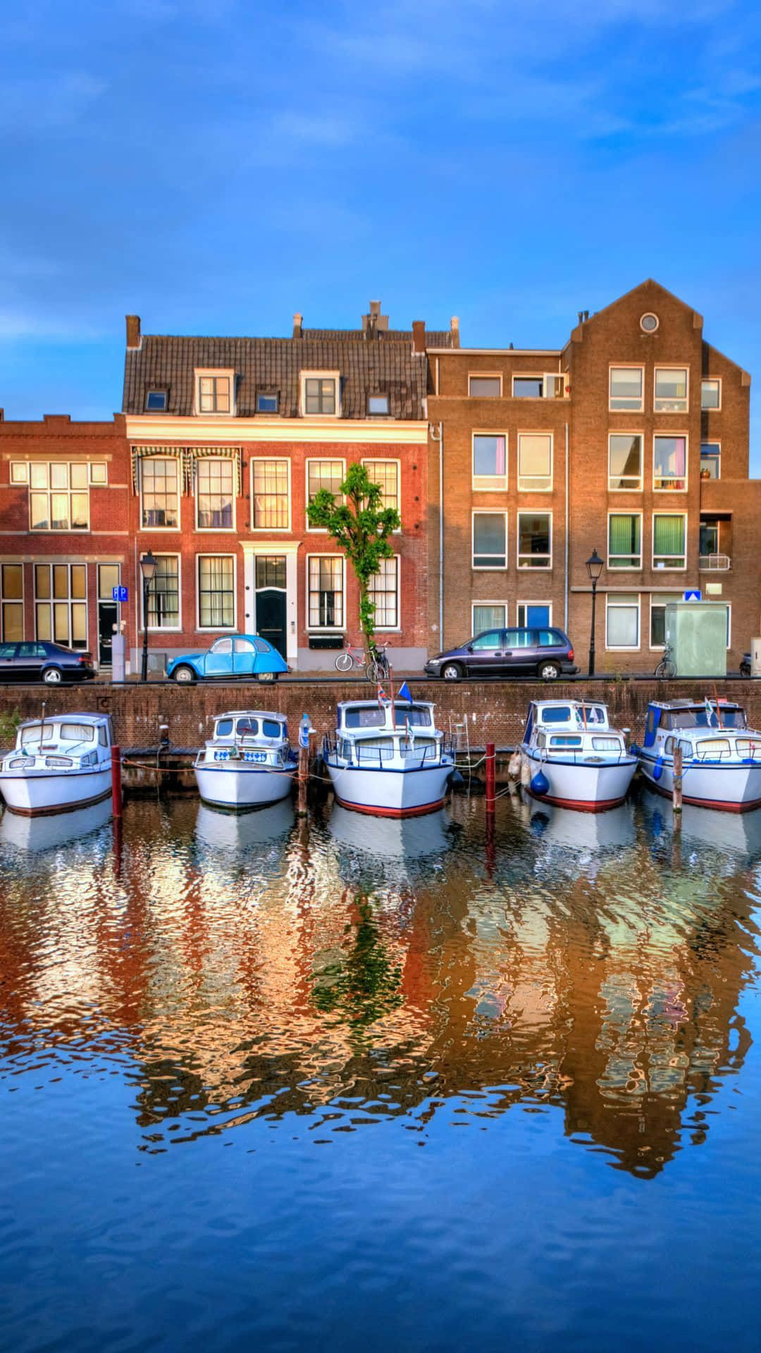Rotterdam Canal Housesand Boats Wallpaper