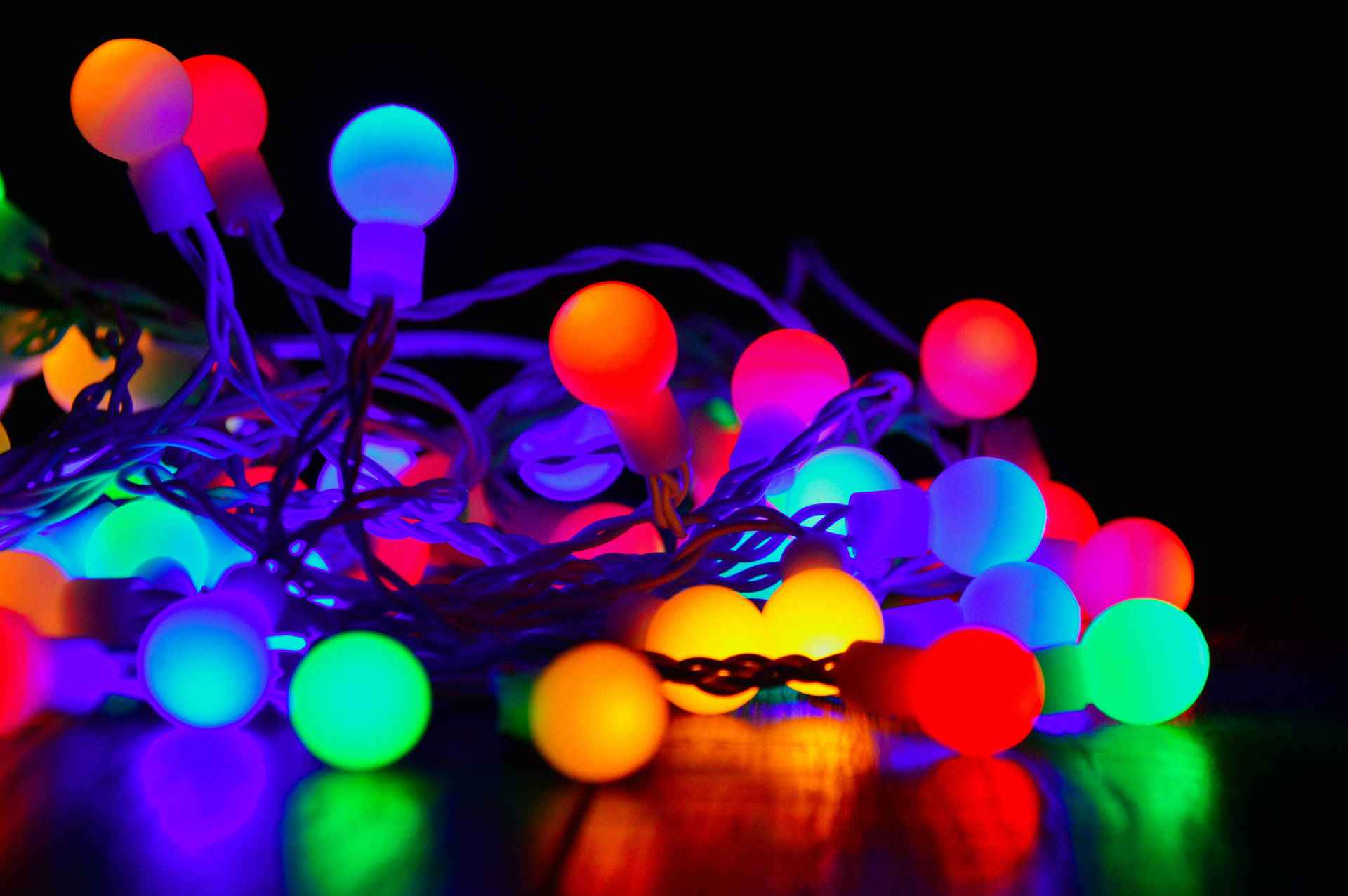 Round Multicolored Christmas Lights Colorful Background Wallpaper