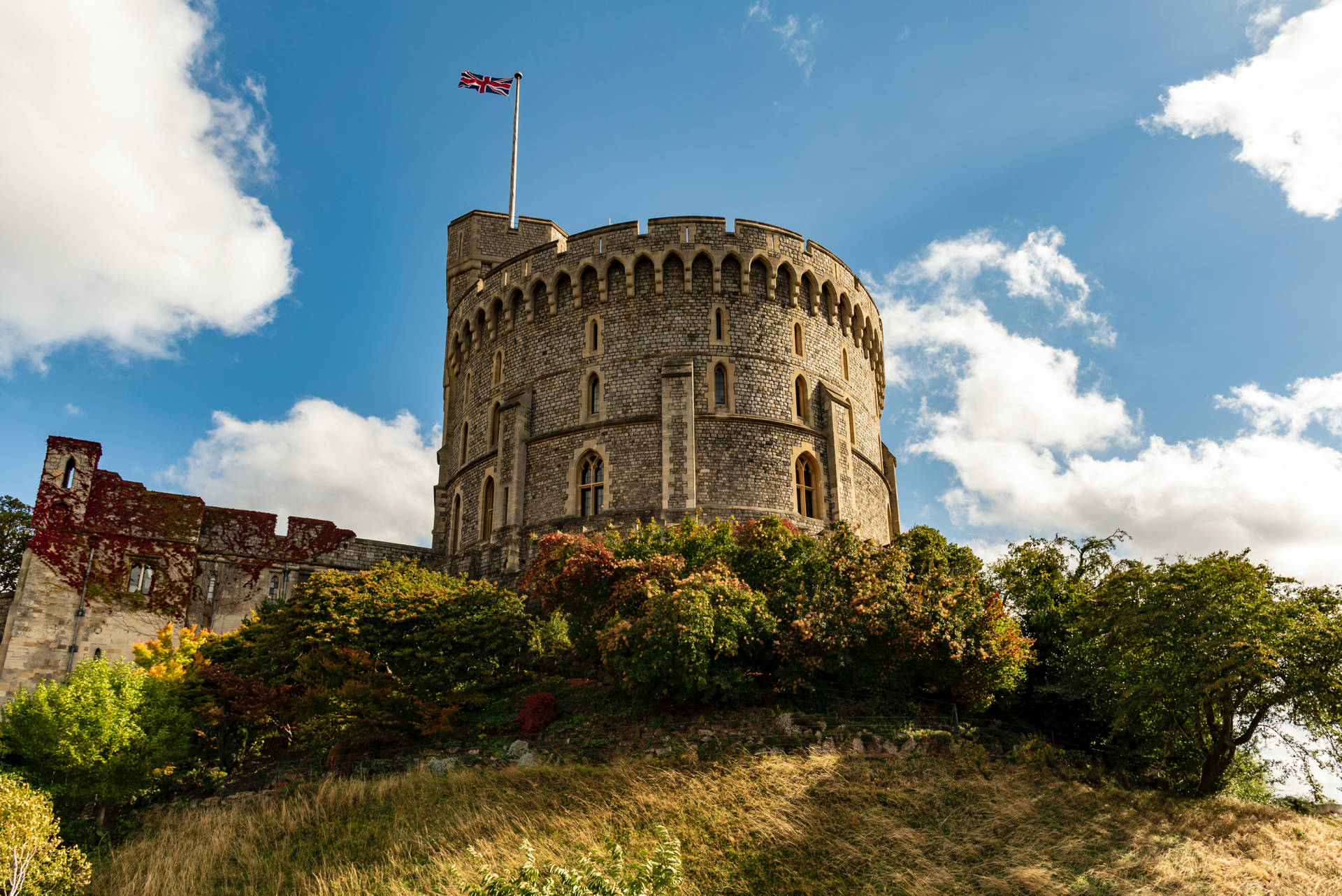 Round Tower In Windsor Castle Wallpaper