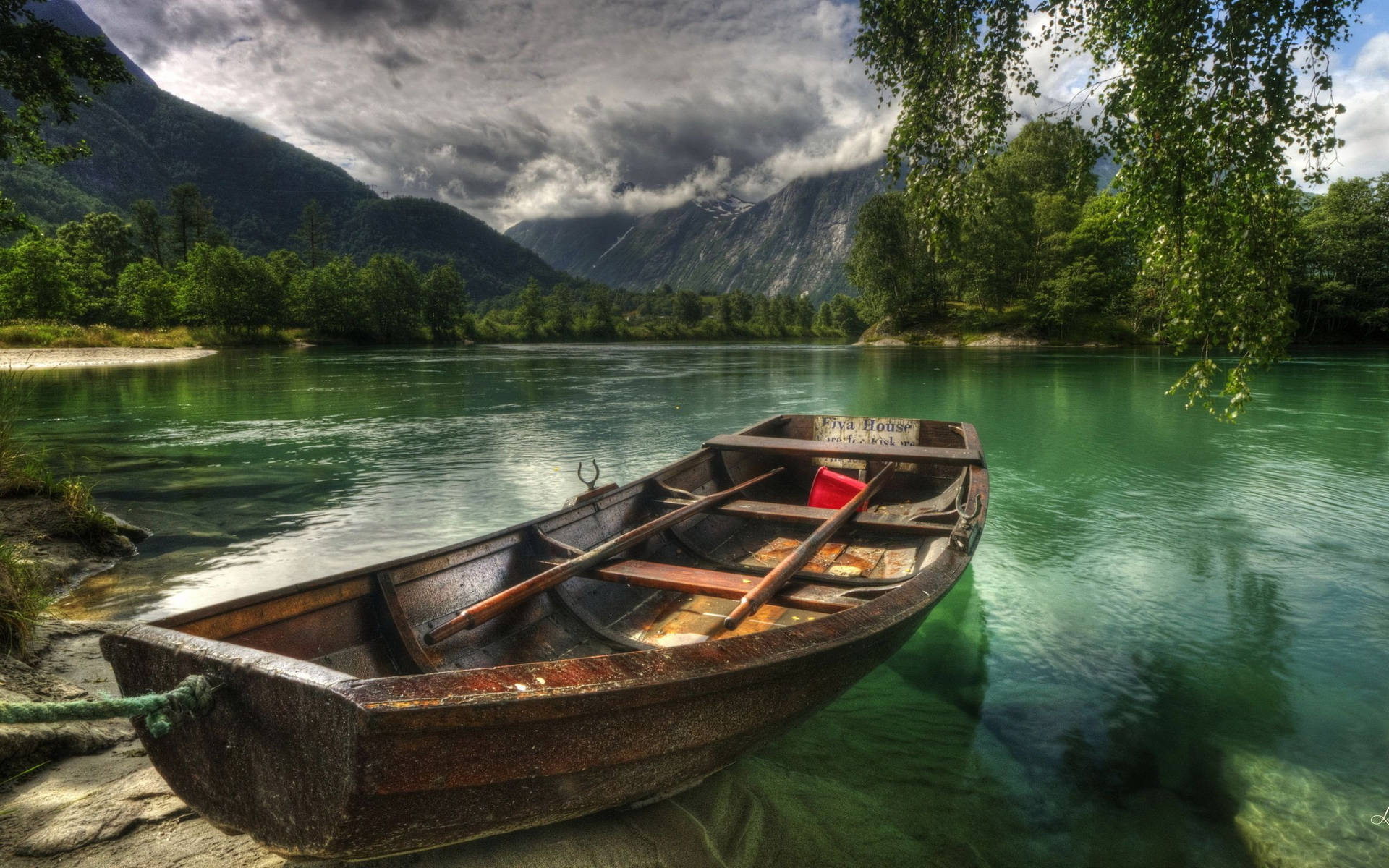 Row Boat On Green Lake Wallpaper