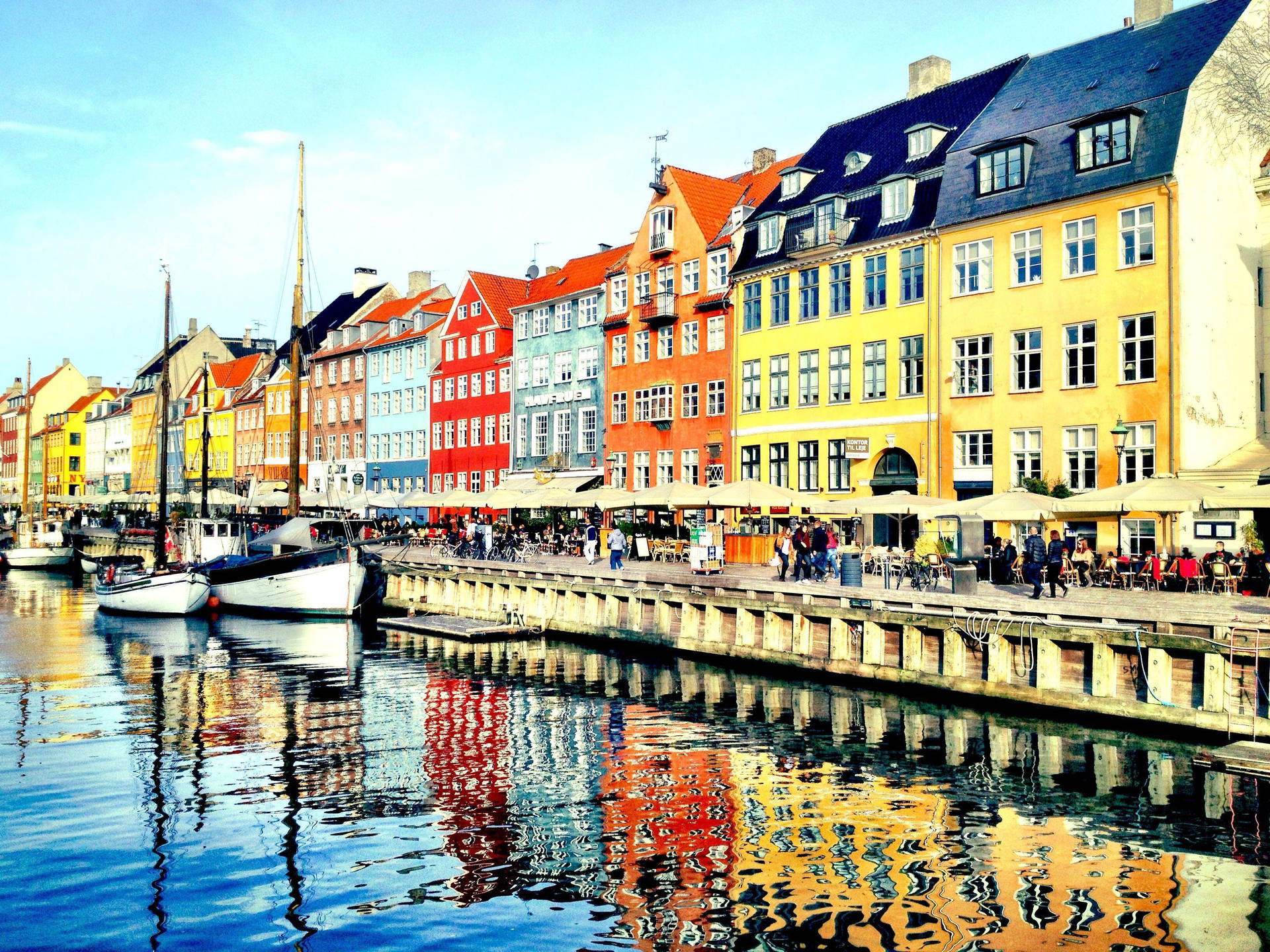 Rækkehuse i København vises som et hjem. Wallpaper