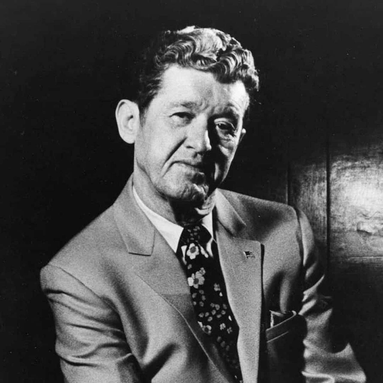 Roy Acuff Country Music Fiddel Spiller & Singer Wallpaper Wallpaper