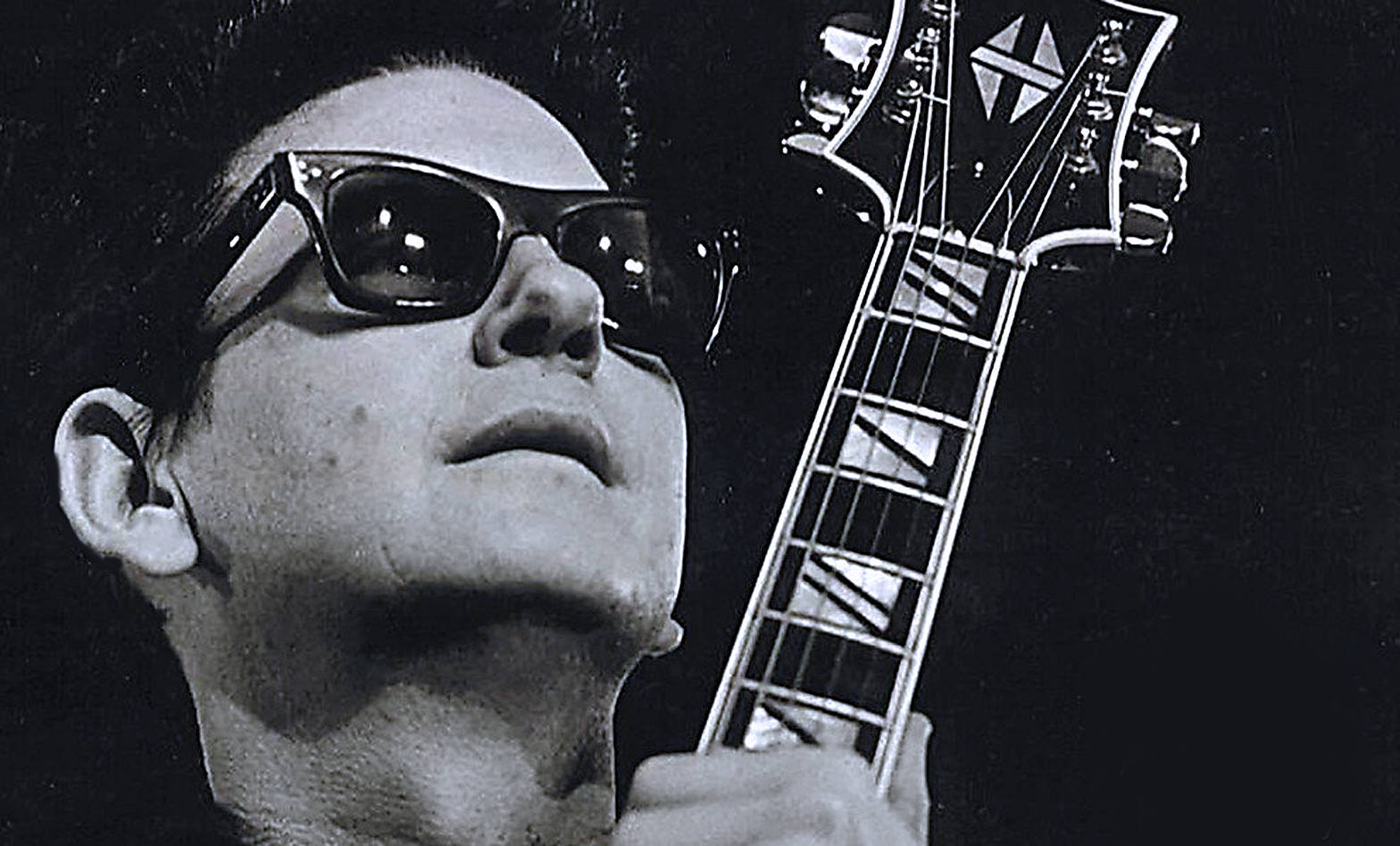Roy Orbison Black And White Guitar Wallpaper