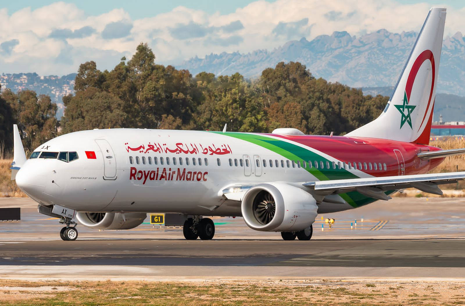 Royal Air Maroc Plane On Runway Wallpaper