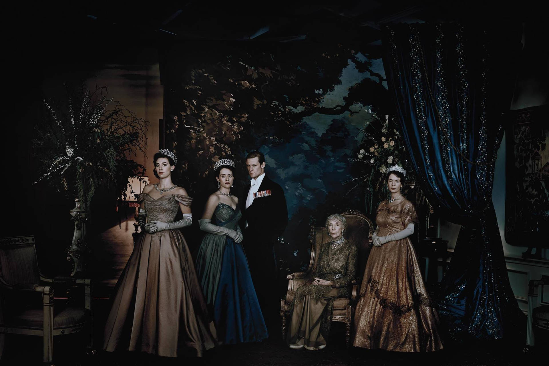 Royal Family Portrait The Crown Wallpaper