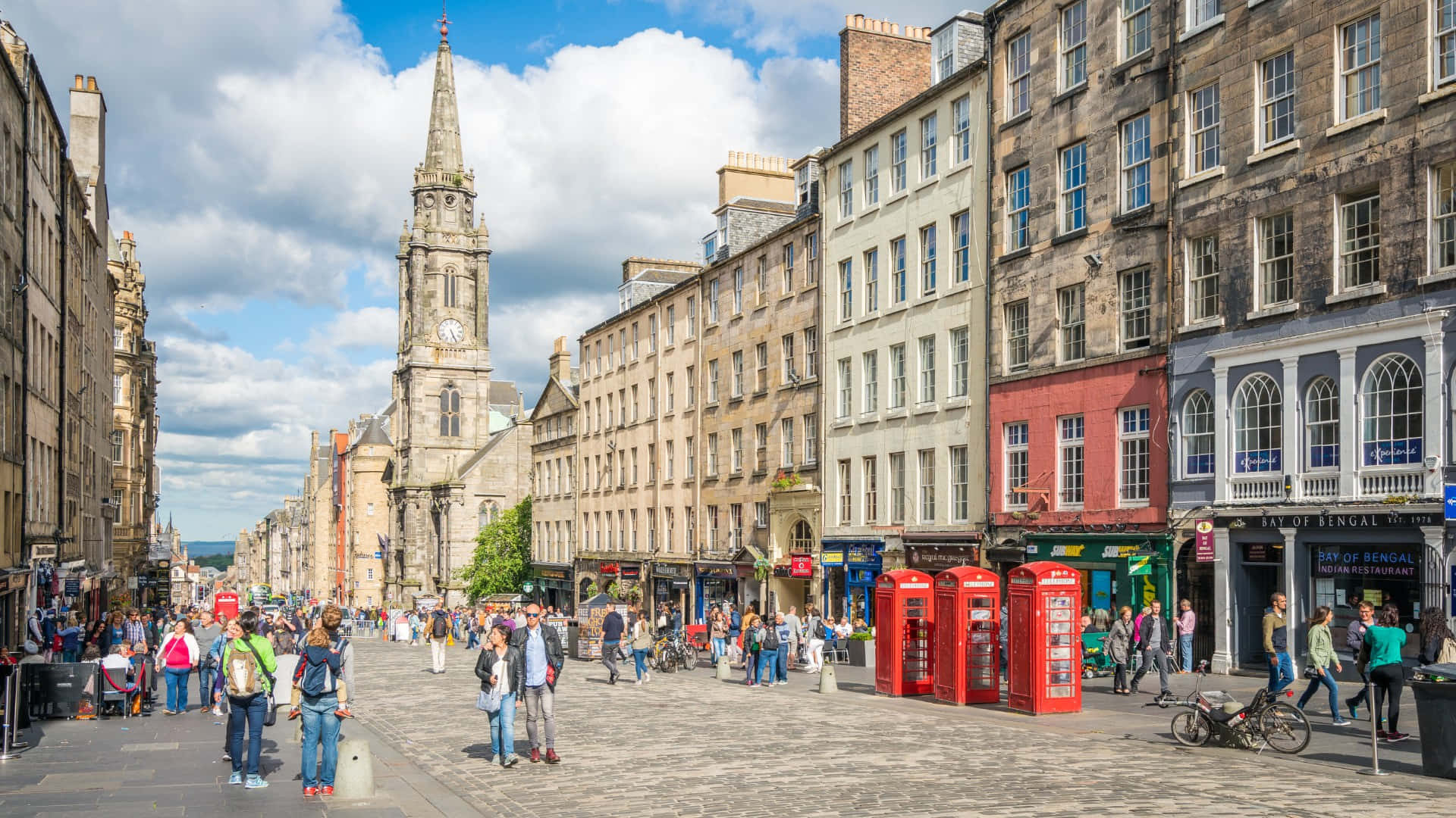 Royal Mile Drukke Straatscene Edinburgh Achtergrond