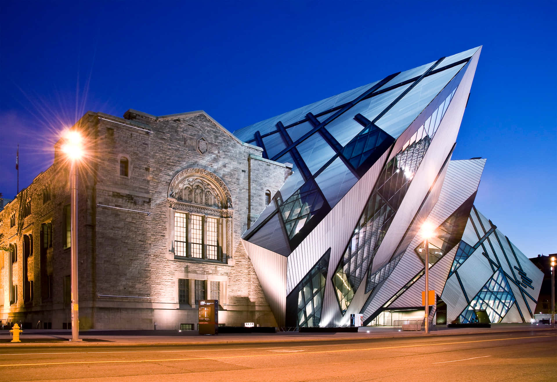 Royal Ontario Museum Exterieur Bij Dusk Achtergrond