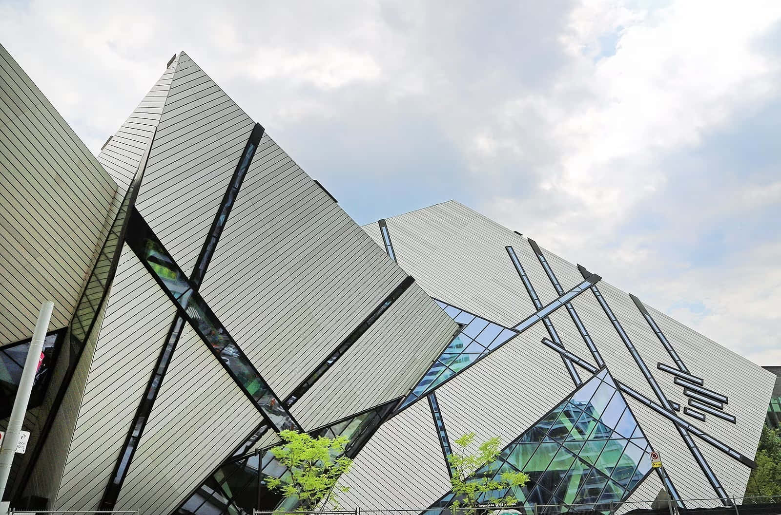 Royal Ontario Museum Modern Architecture Wallpaper