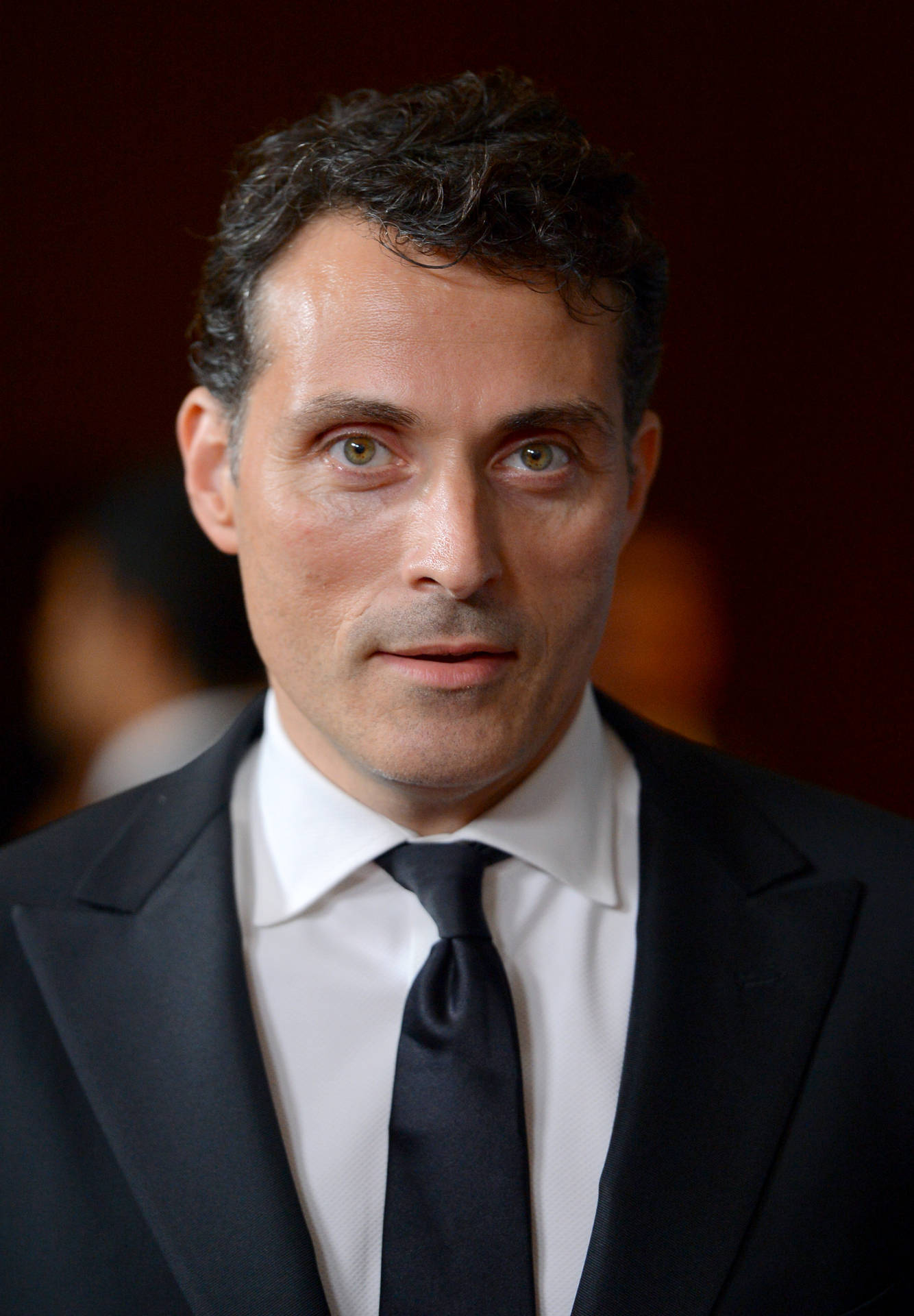 Rufus Sewell Actor In Black Suit Wallpaper