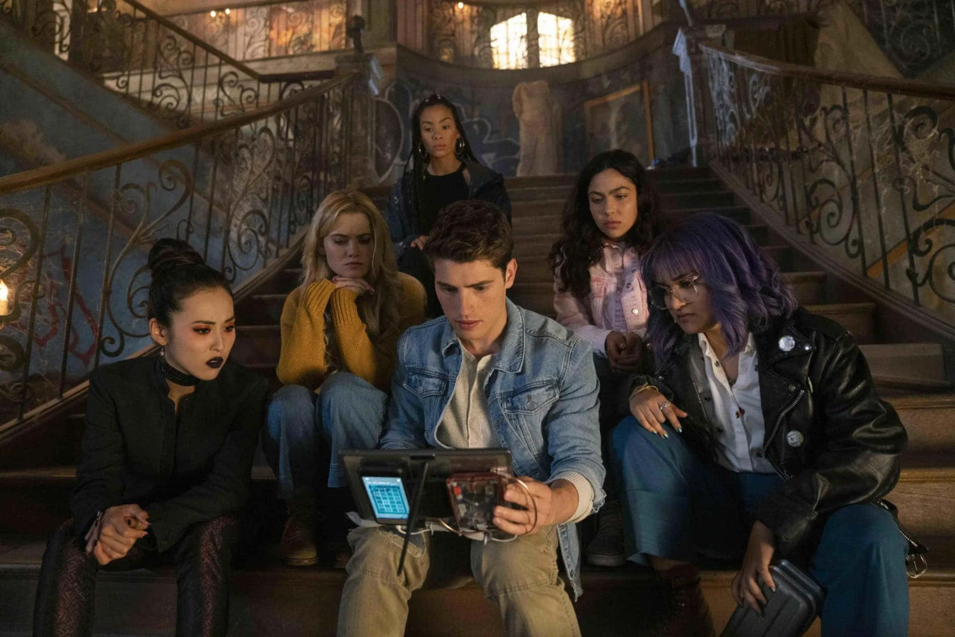 A group of teens with unique abilities - Marvel's Runaways Wallpaper