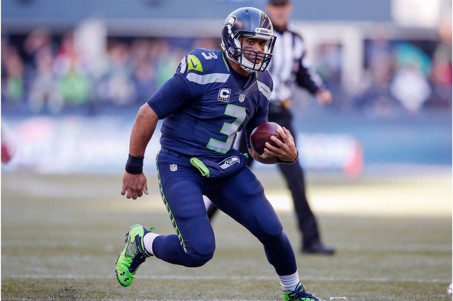 Russell Wilson Skipping While Running Wallpaper