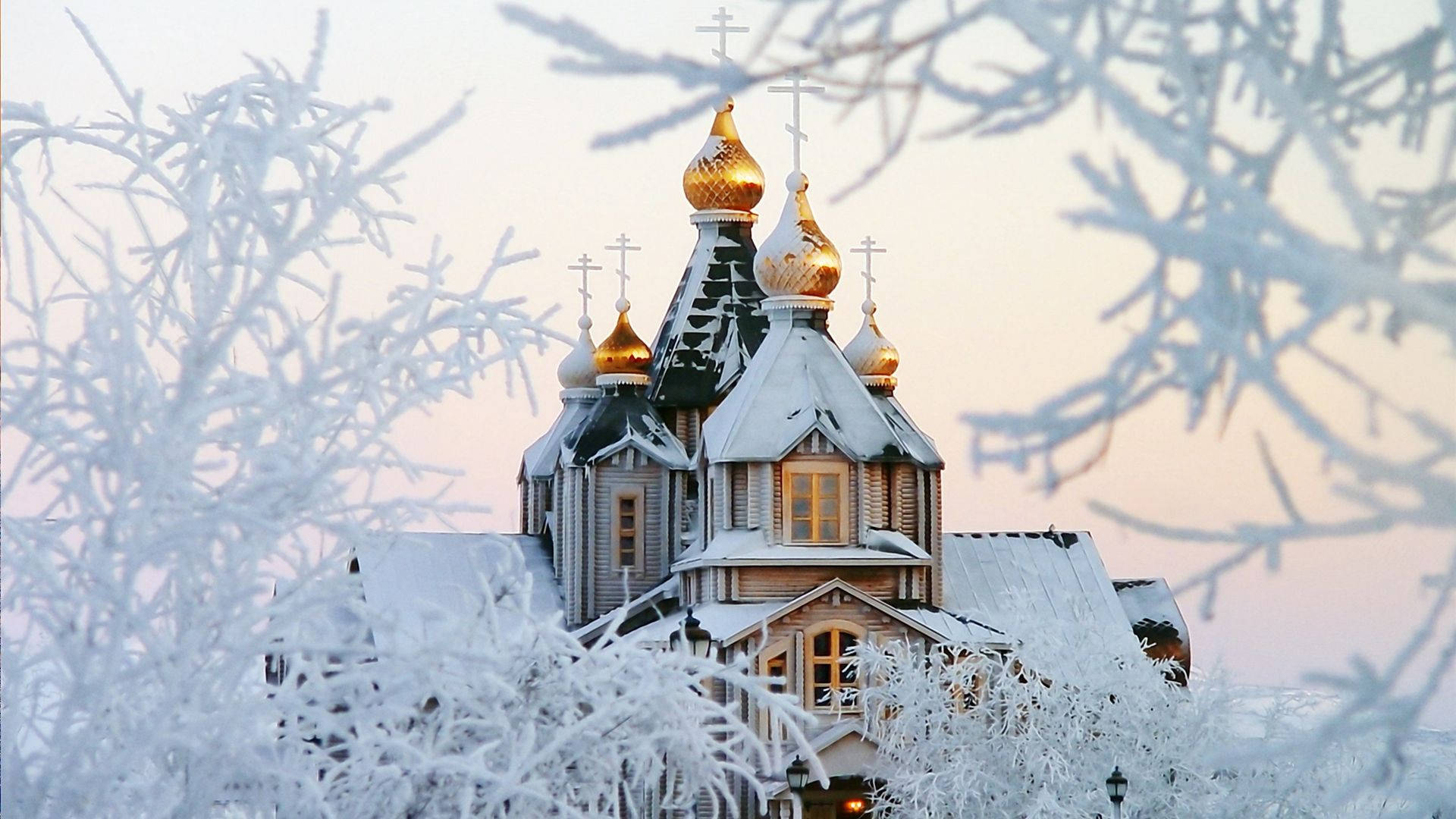 Russia House In Snow Wallpaper
