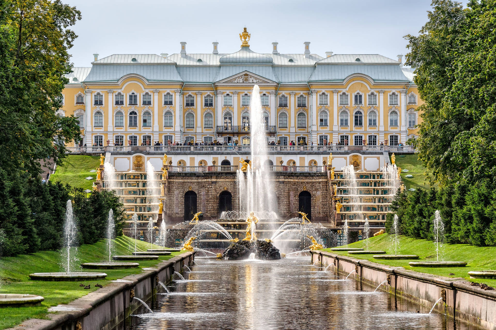 Russia Peterhof Palace And Garden Wallpaper