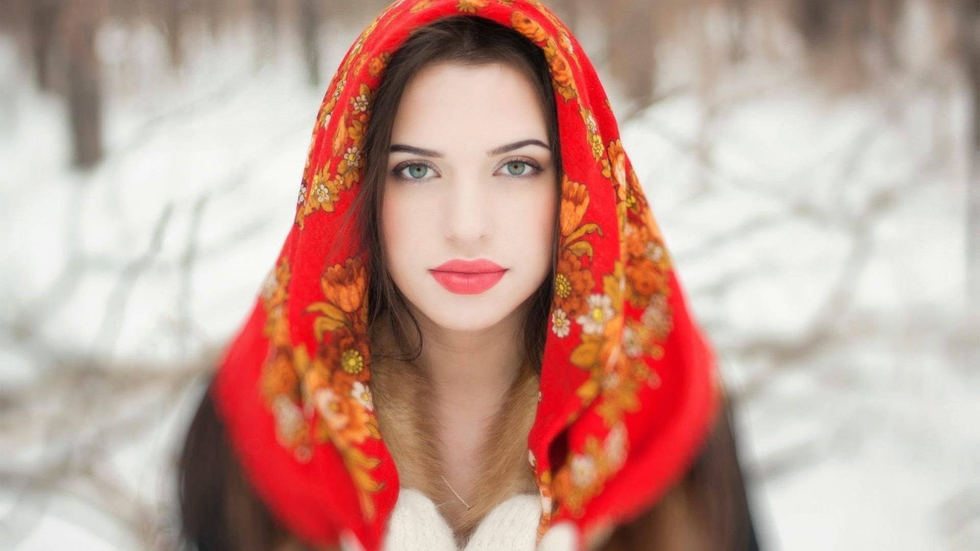 Russia Traditional Dress Wallpaper