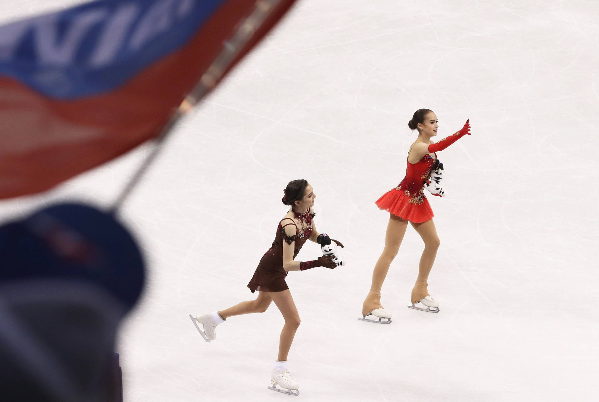 Russisk figur skøjteløbs par Alina Zagitova og Evgenia Medvedeva. Wallpaper