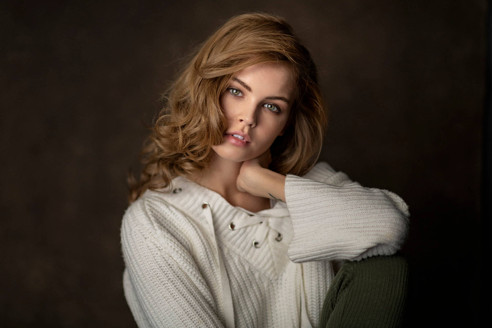 Russian Girl Anastasiya Shcheglova Wearing Sweater Wallpaper
