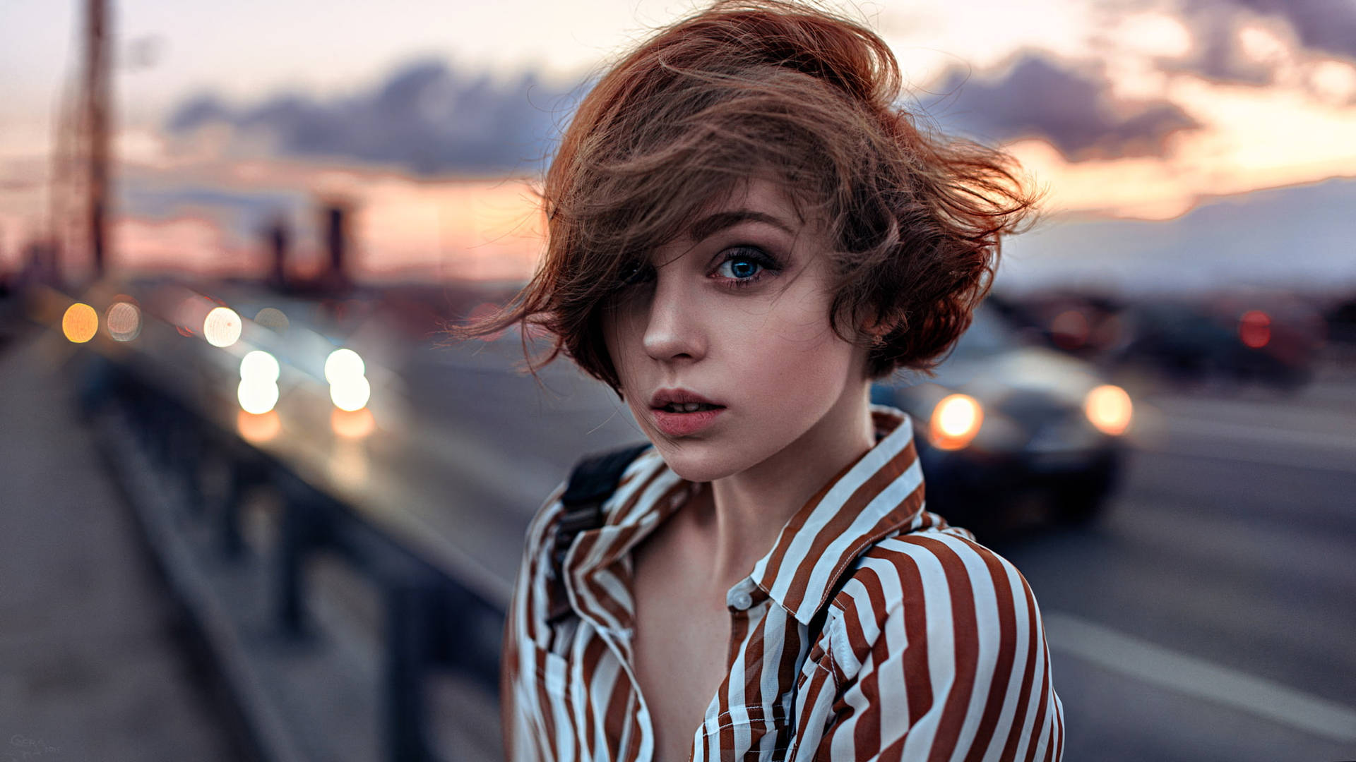Rusisk pige med kort hår Wallpaper