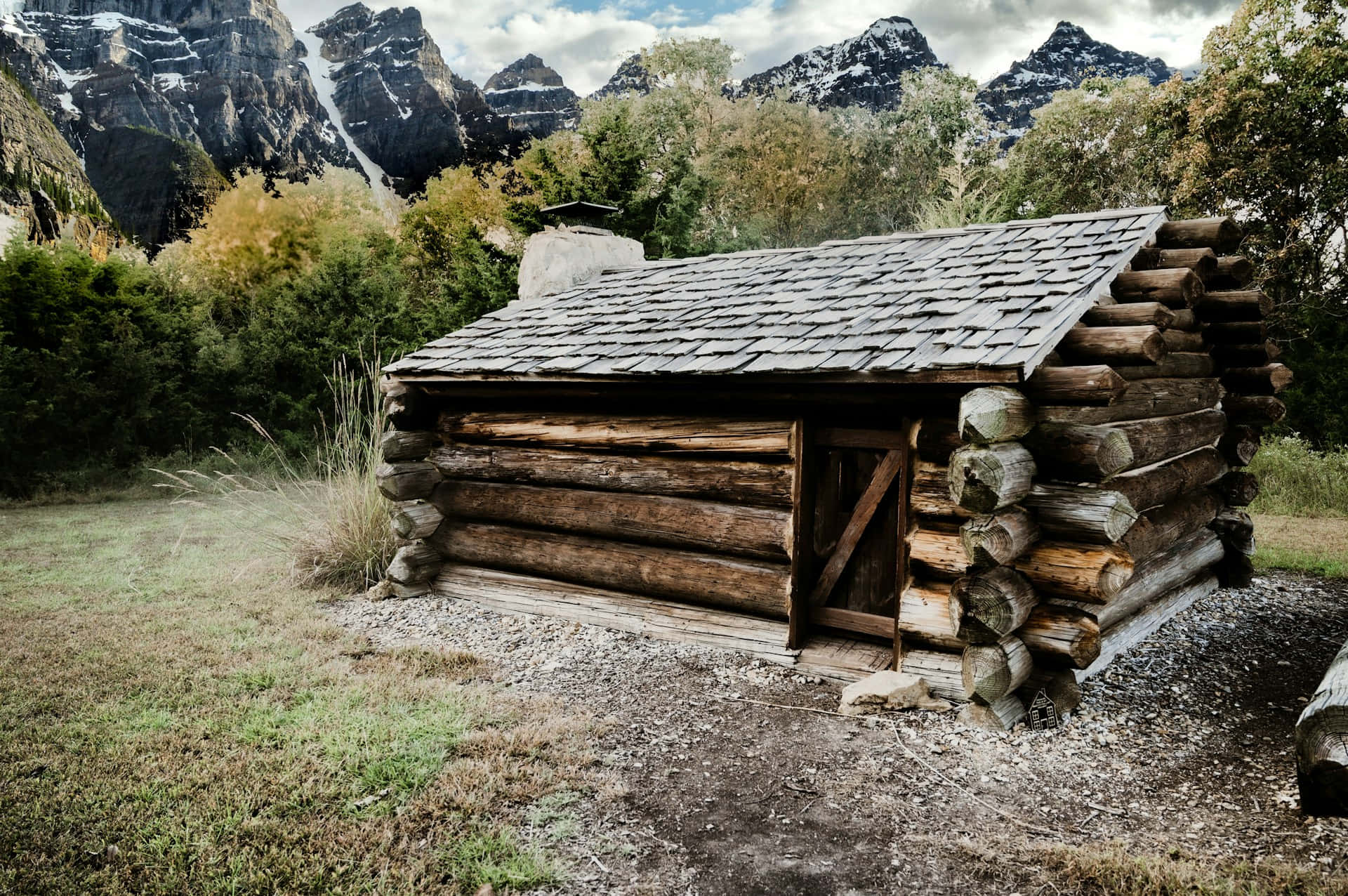 Rustic Log Cabin Mountain Backdrop Wallpaper