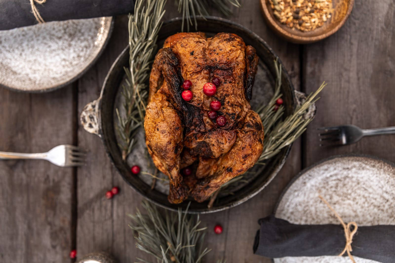 Rustic Thanksgiving Day Turkey With Cranberries Wallpaper
