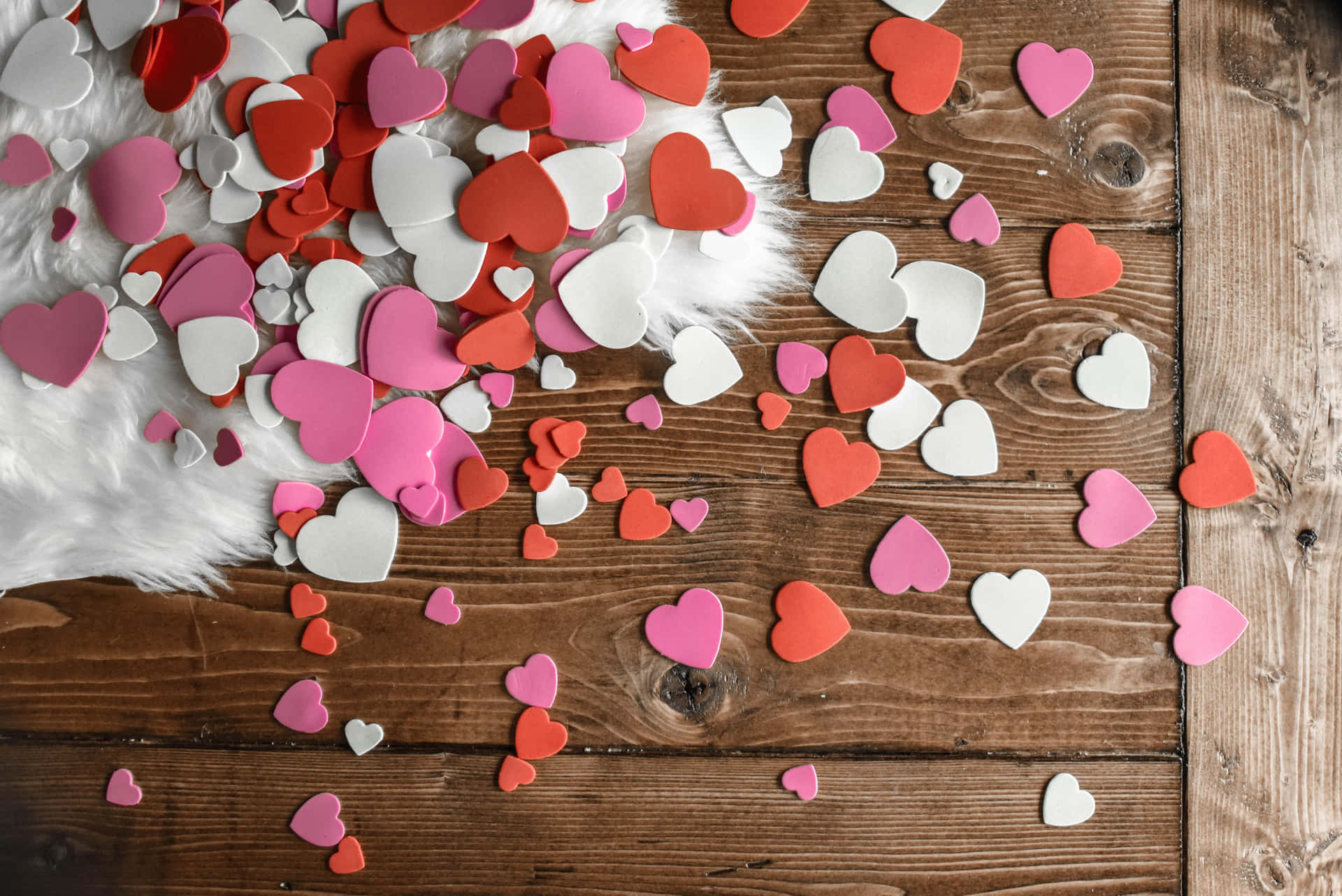 Fejrer en rustik Valentinsdag med kærligheds-tema tapet. Wallpaper