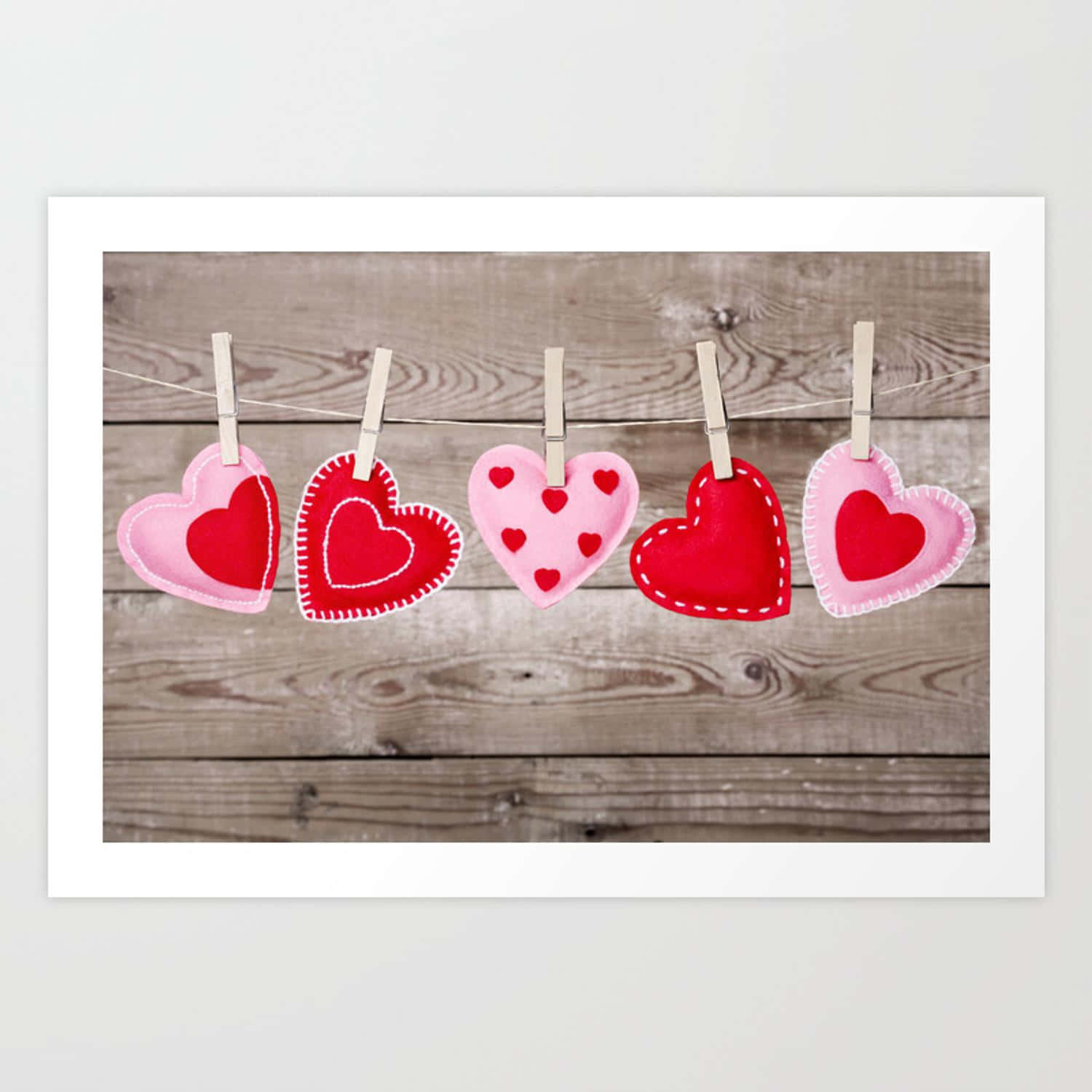 Fejr din rustikke Valentinsdag med en udendørs picnic eller romantisk gåtur. Wallpaper