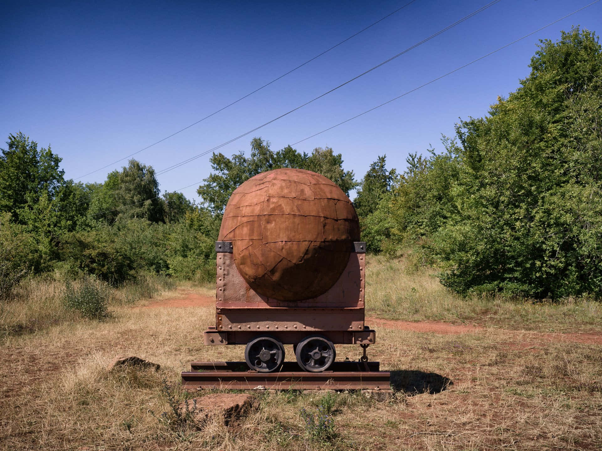 Rusty Sphereon Railcarin Nature Wallpaper