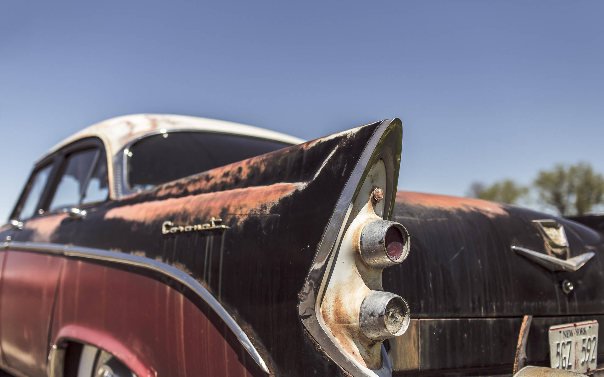 Rusty Vintage Coronet Car Wallpaper