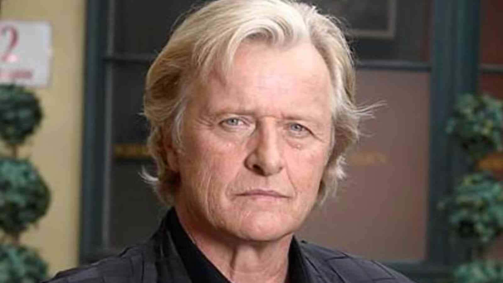 Rutgerhauer Ålderdom - (could Be A Suitable Translation For A Computer Or Mobile Wallpaper Featuring An Image Of Rutger Hauer In His Later Years) Wallpaper