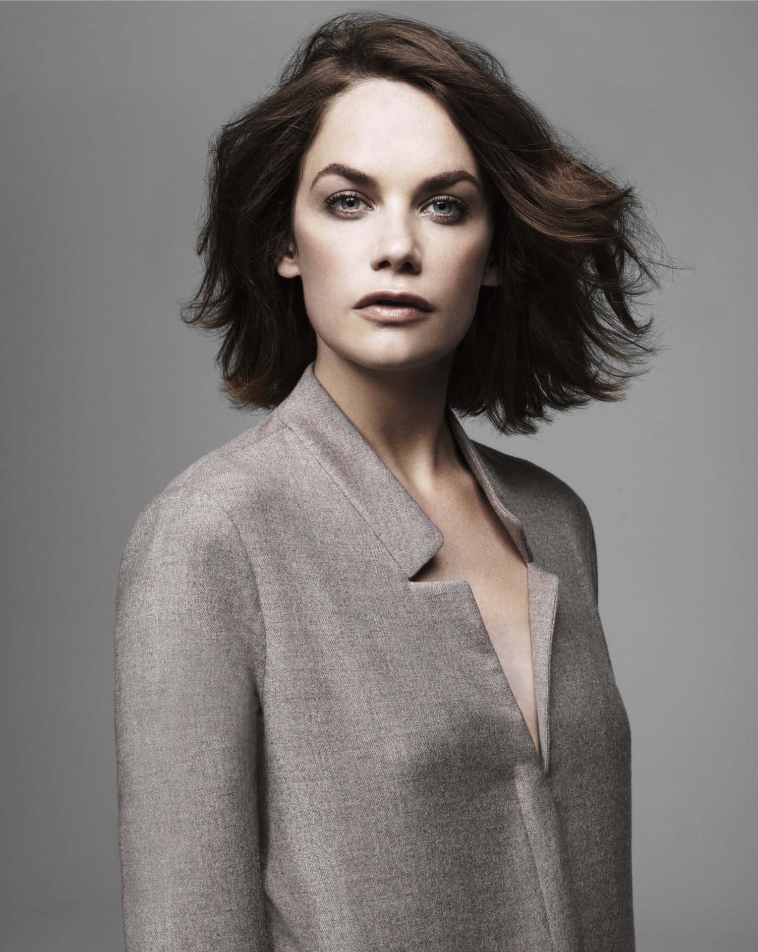 Download Ruth Wilson An Expression Of Elegance Wallpaper