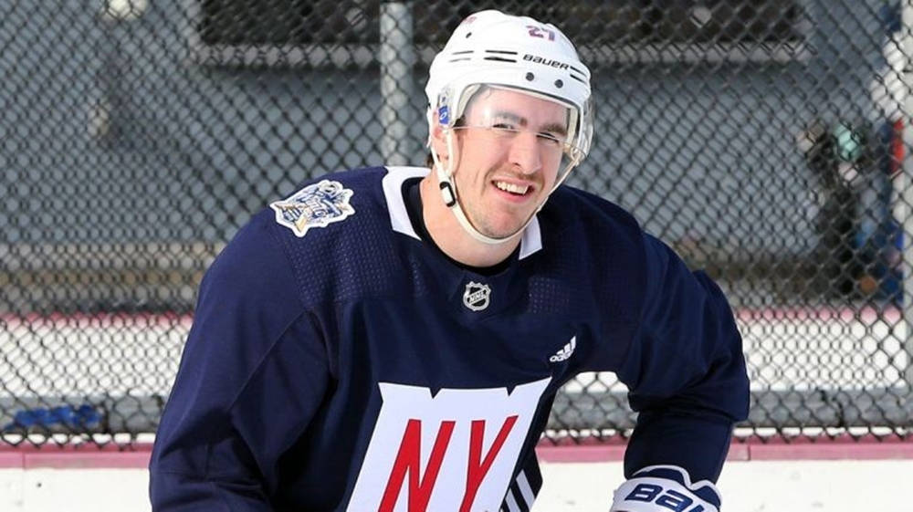 Retratode Ryan Mcdonagh, Jugador De Hockey Sobre Hielo, Sonriendo. Fondo de pantalla