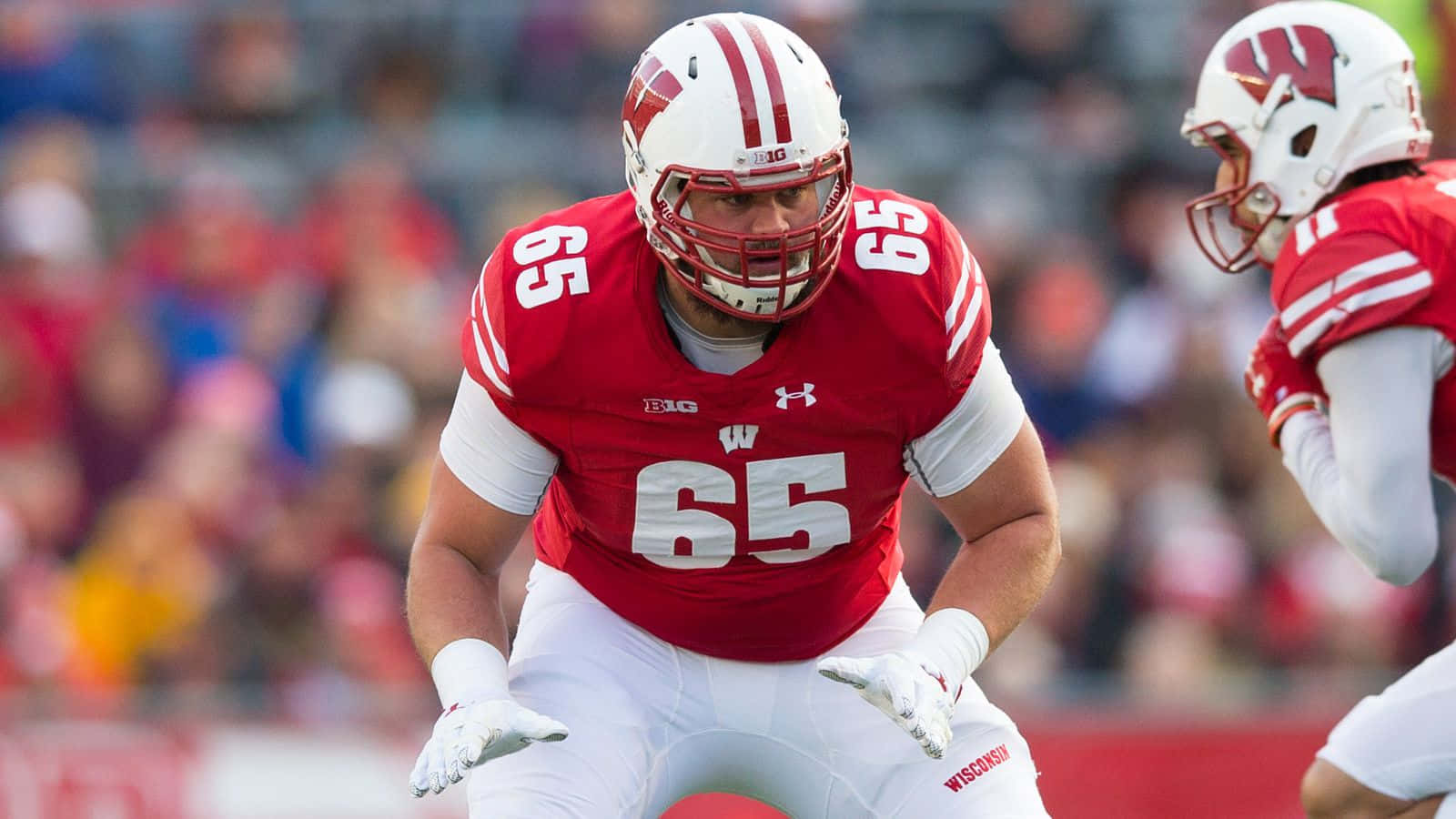 Ryan Ramczyk Red Badgers Jersey Wallpaper