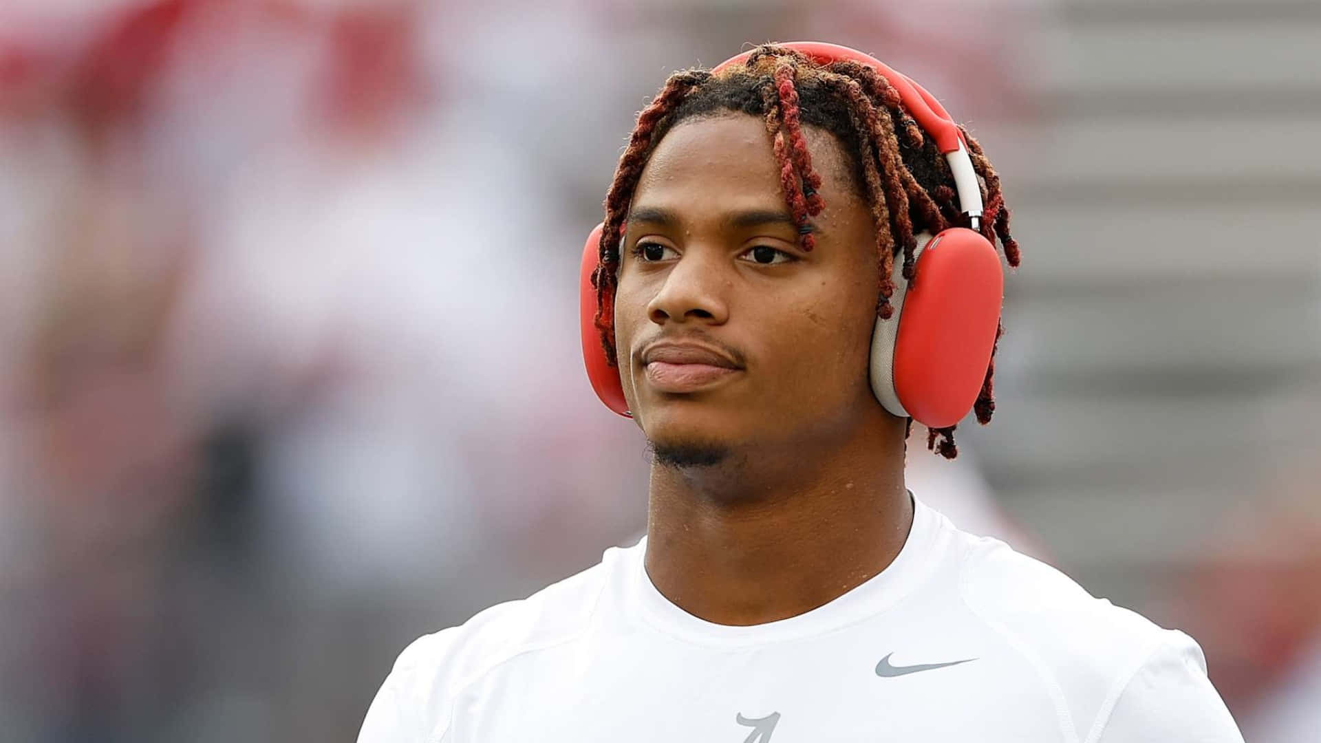 Ryan Williams Enfocado Antes Del Juego Fondo de pantalla