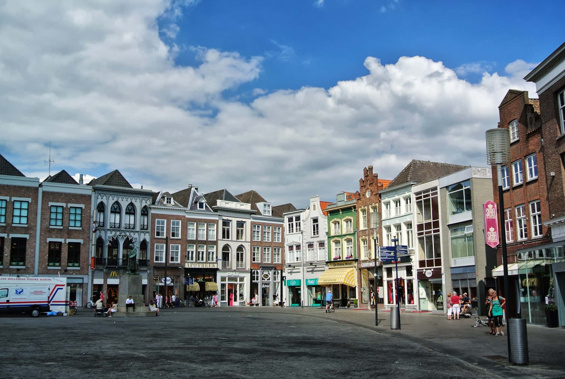 S Hertogenbosch Market Square Daytime Wallpaper