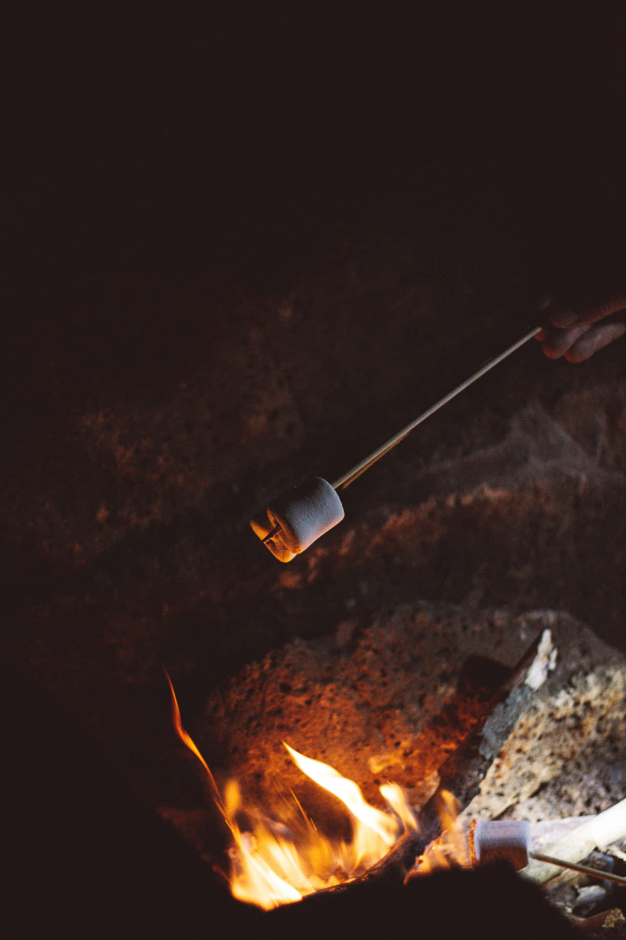 S'moresmarshmallow Campfire Kan Översättas Till 