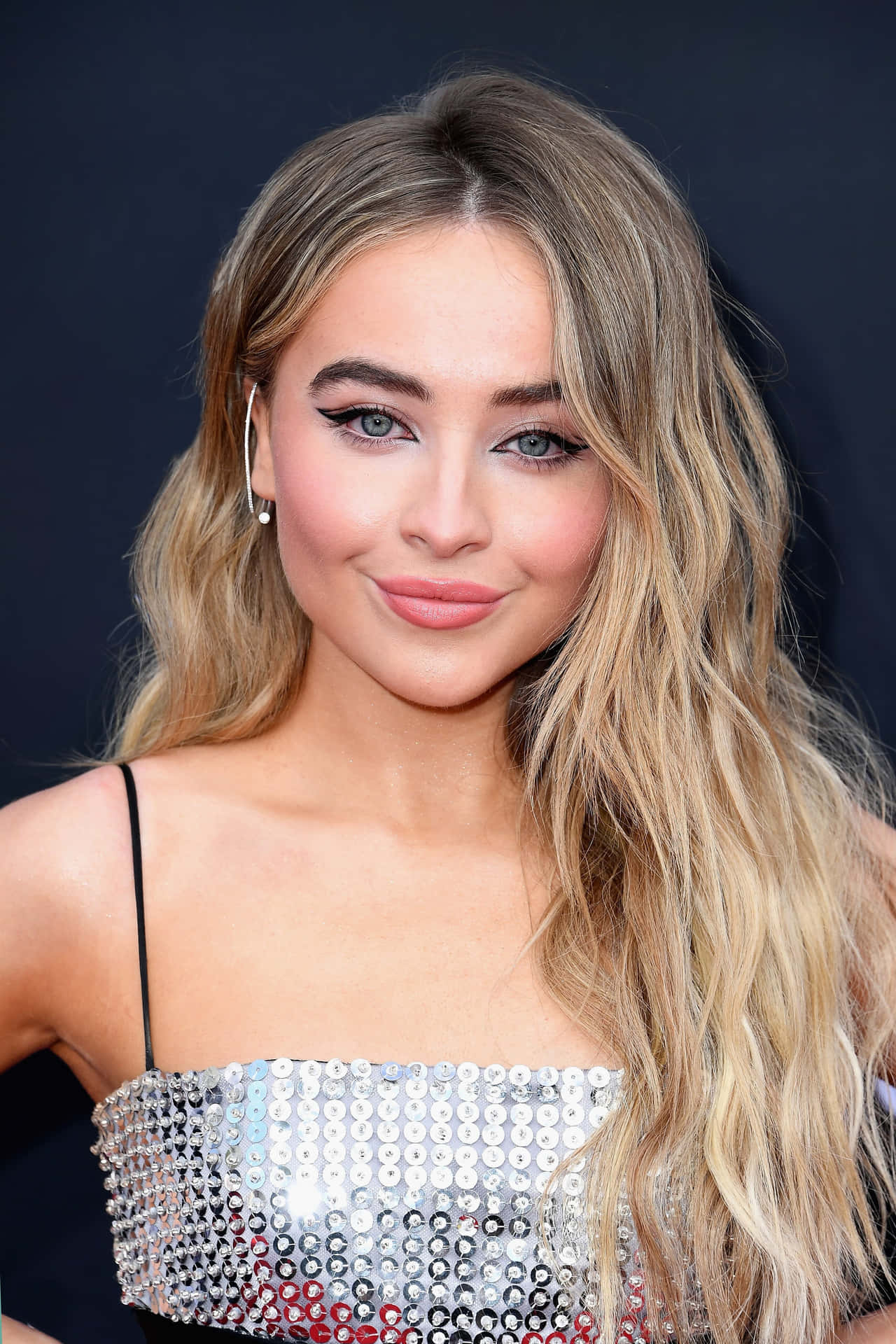 Sabrina Carpenter Red Carpet Look Wallpaper