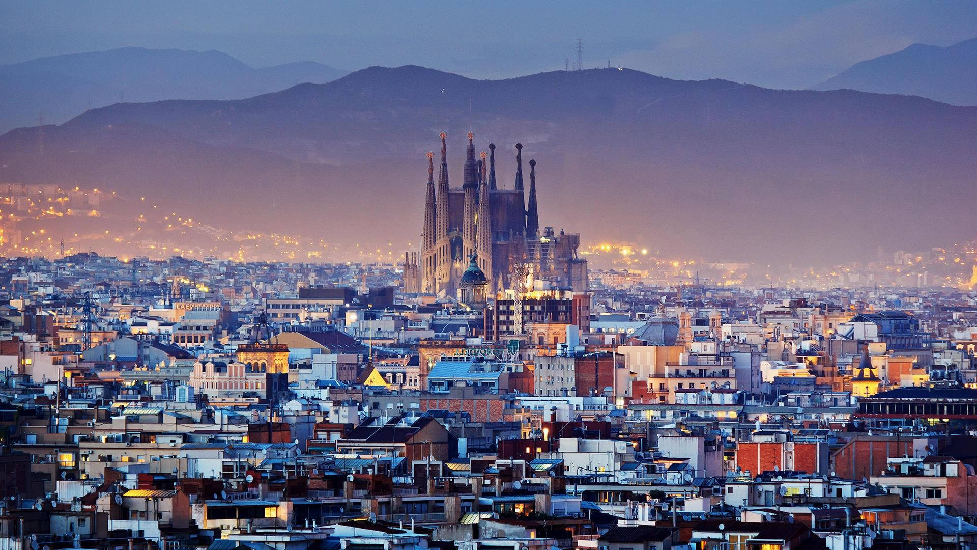 Sagrada Familia Barcelona Neighborhood Wallpaper