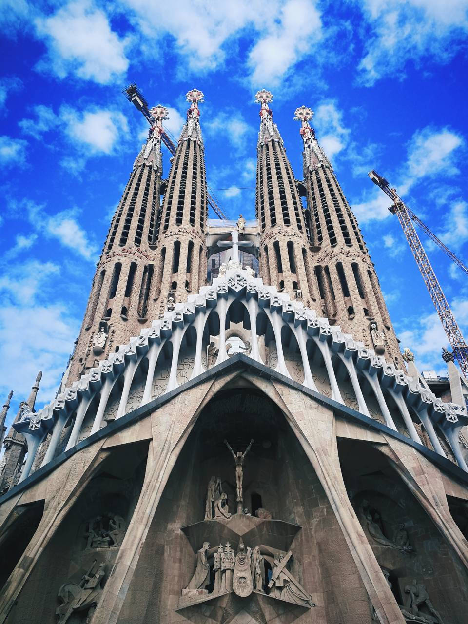 Sagrada Família 960 X 1280 Wallpaper