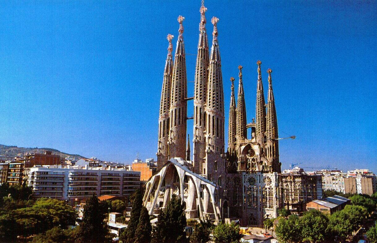 Sagrada Familia Blue Skies Wallpaper