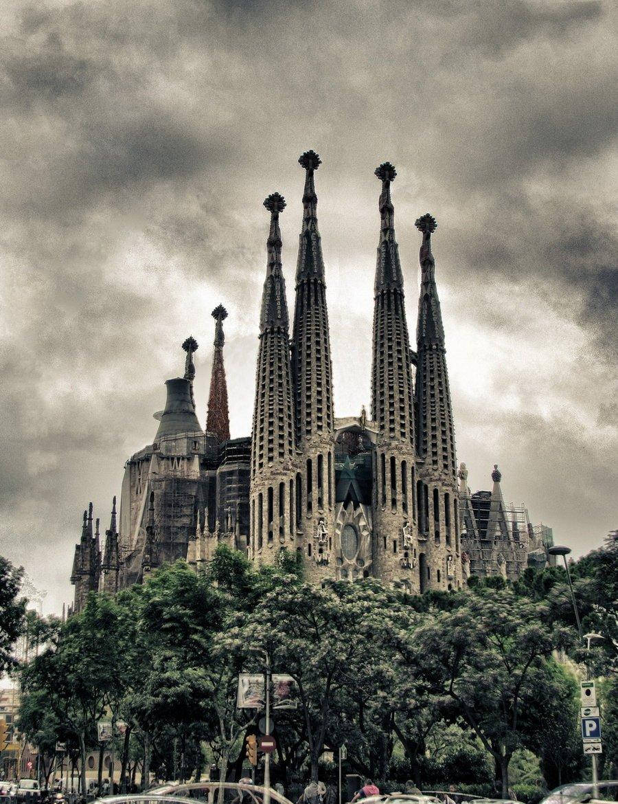 Sagrada Familia During Cloudy Day Wallpaper