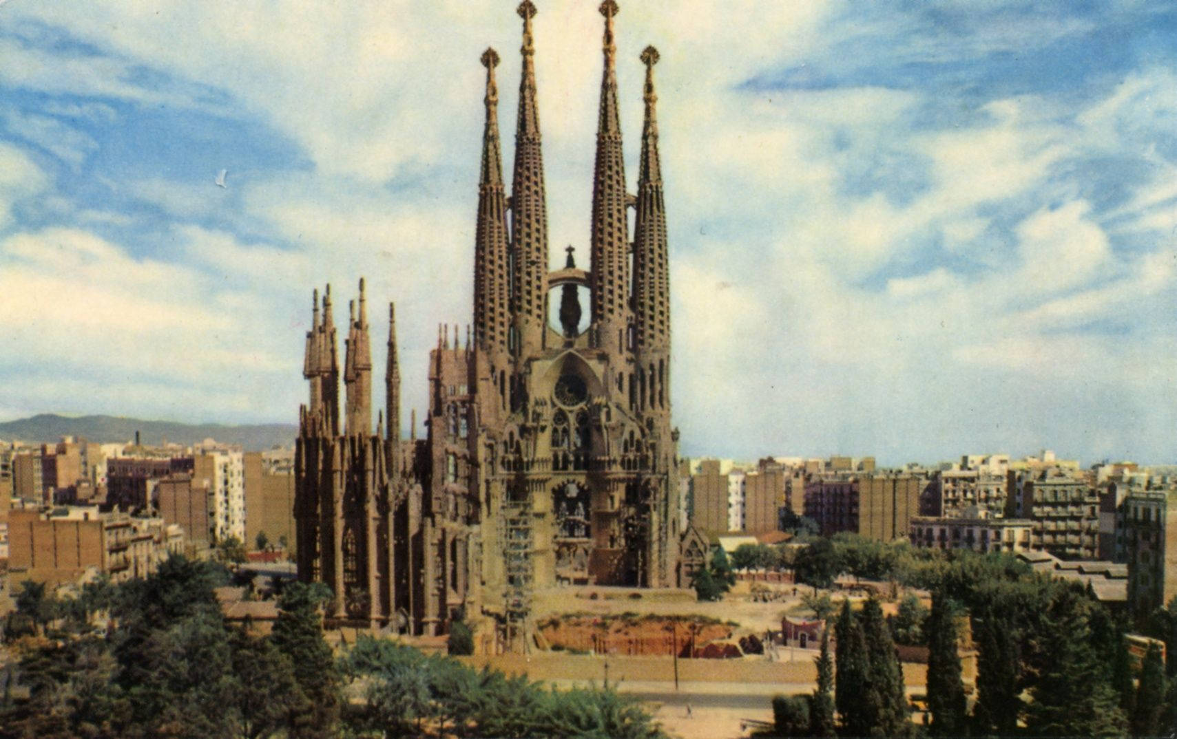 Sagrada Familia Old Photography Wallpaper