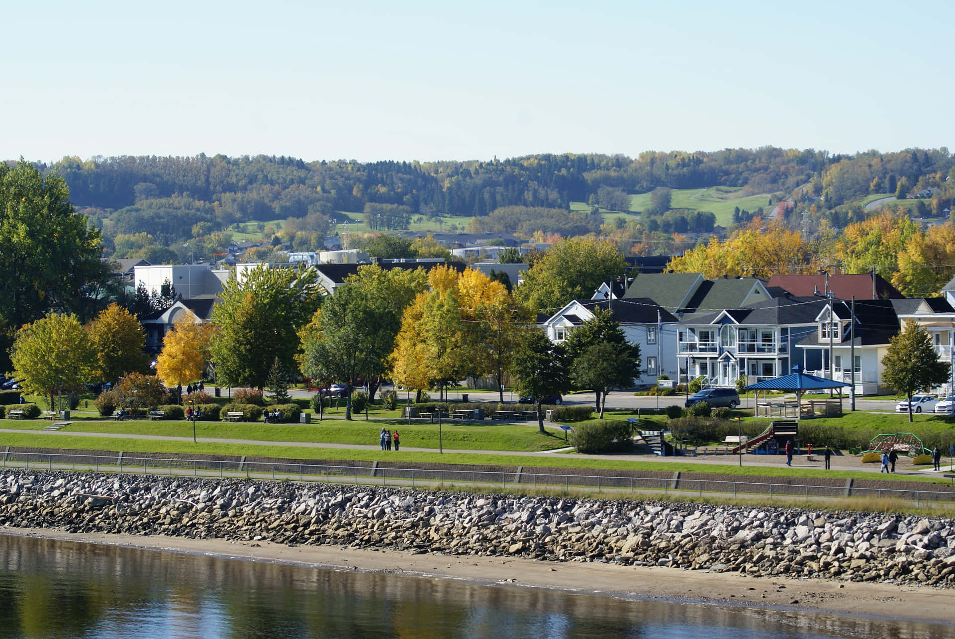 Saguenay Riverfront Autumn Scenery Wallpaper