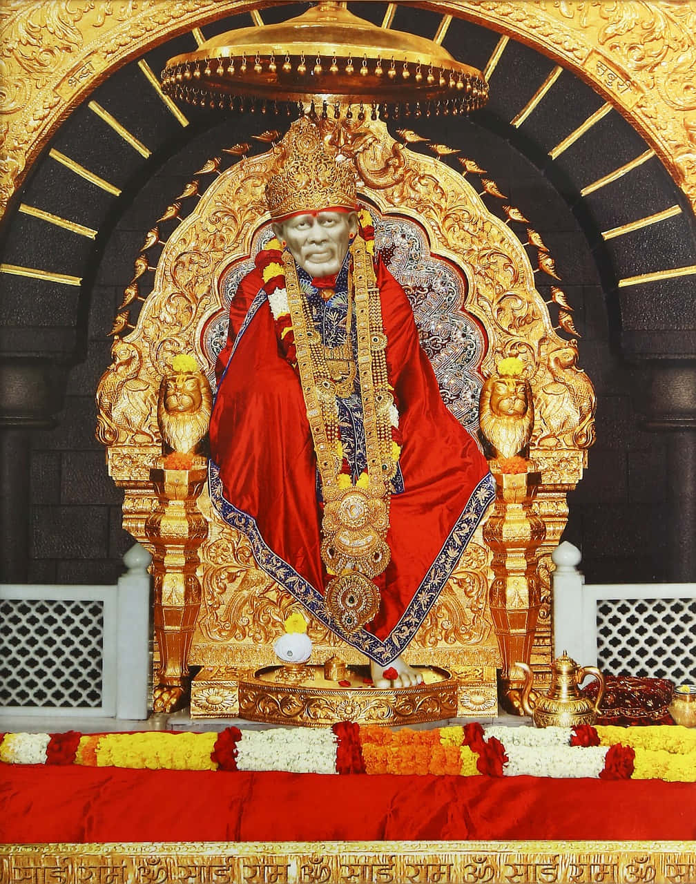 Imagende Sai Baba En Un Templo Dorado.